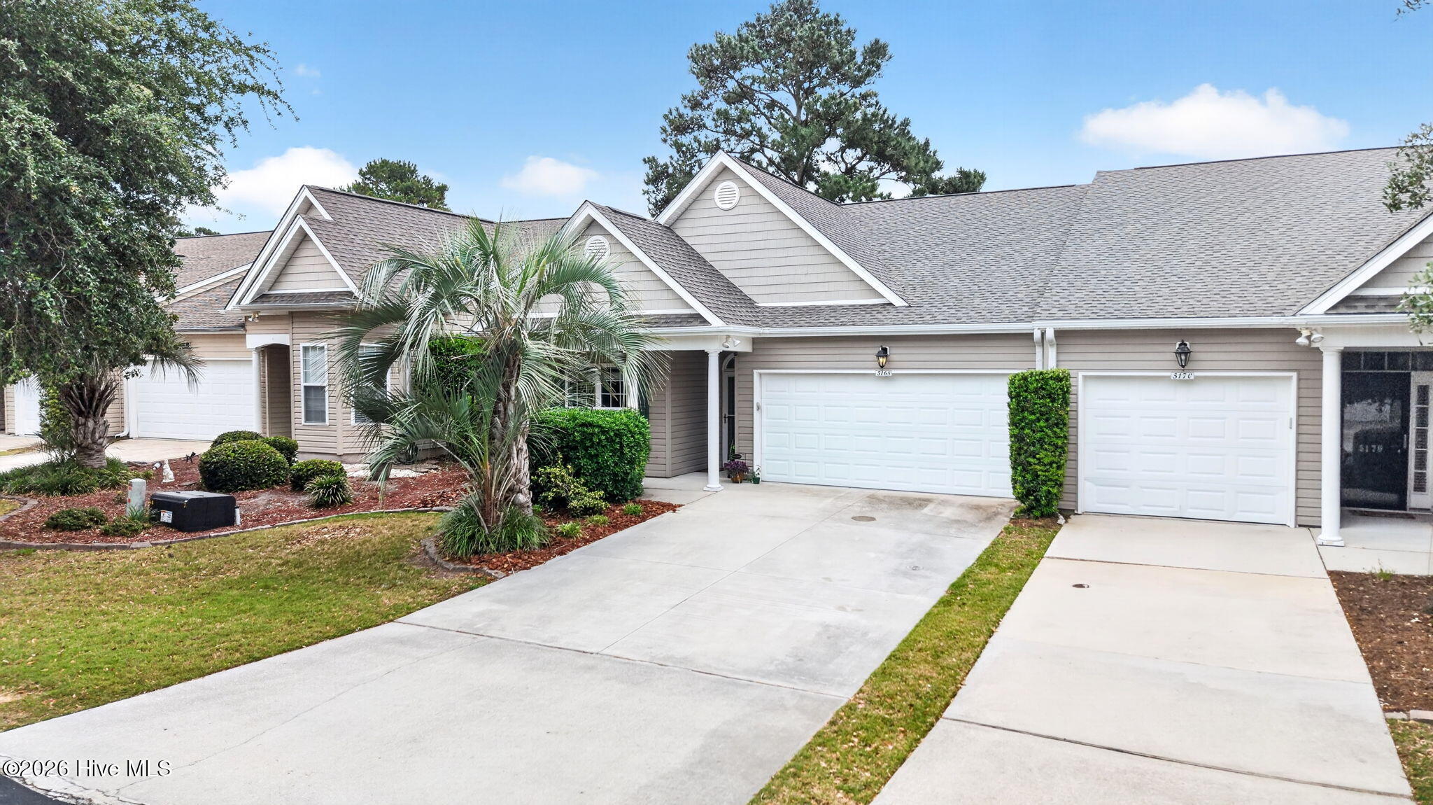 100570606 | Photo 36