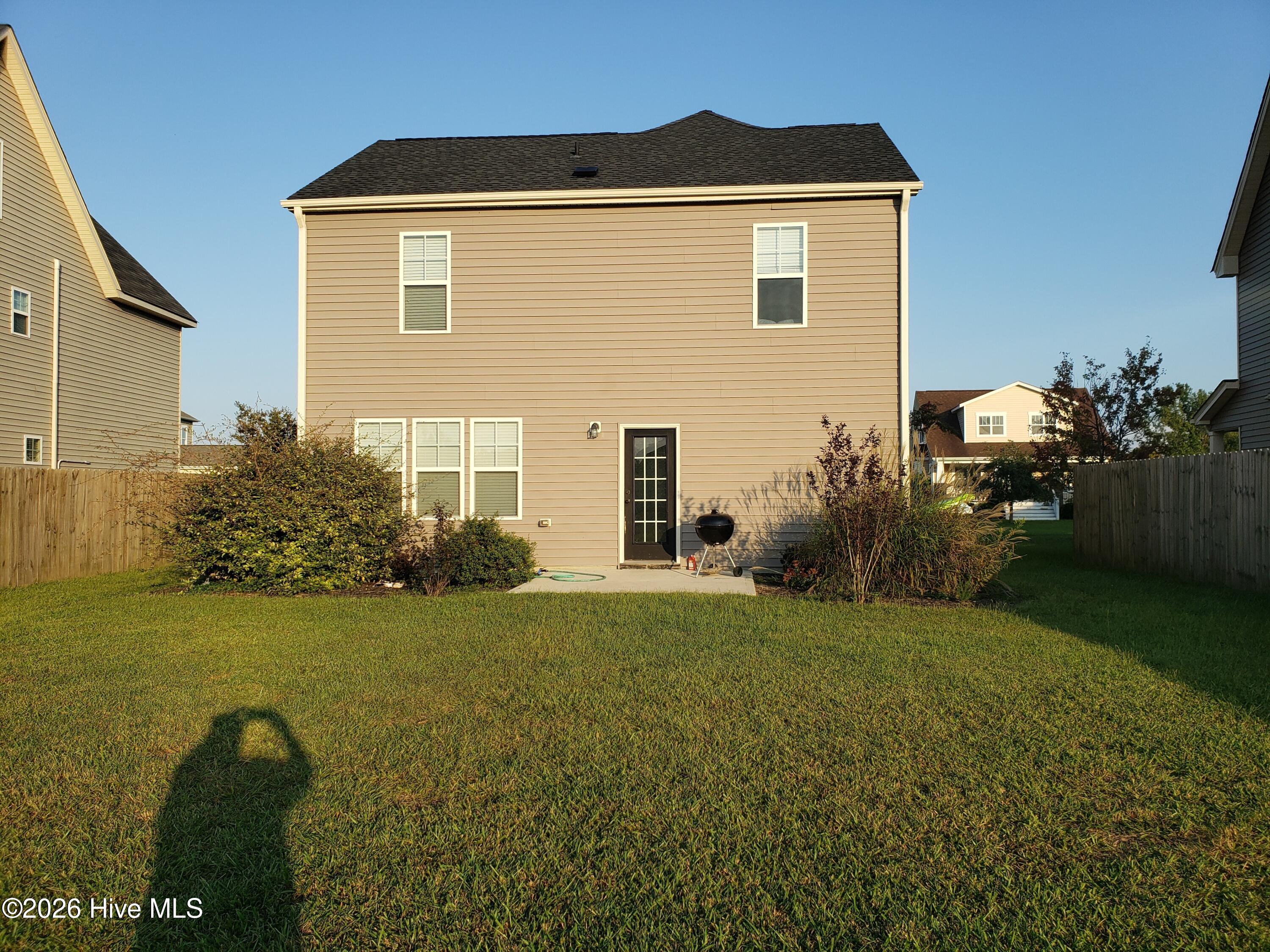 100569044 | Photo 23