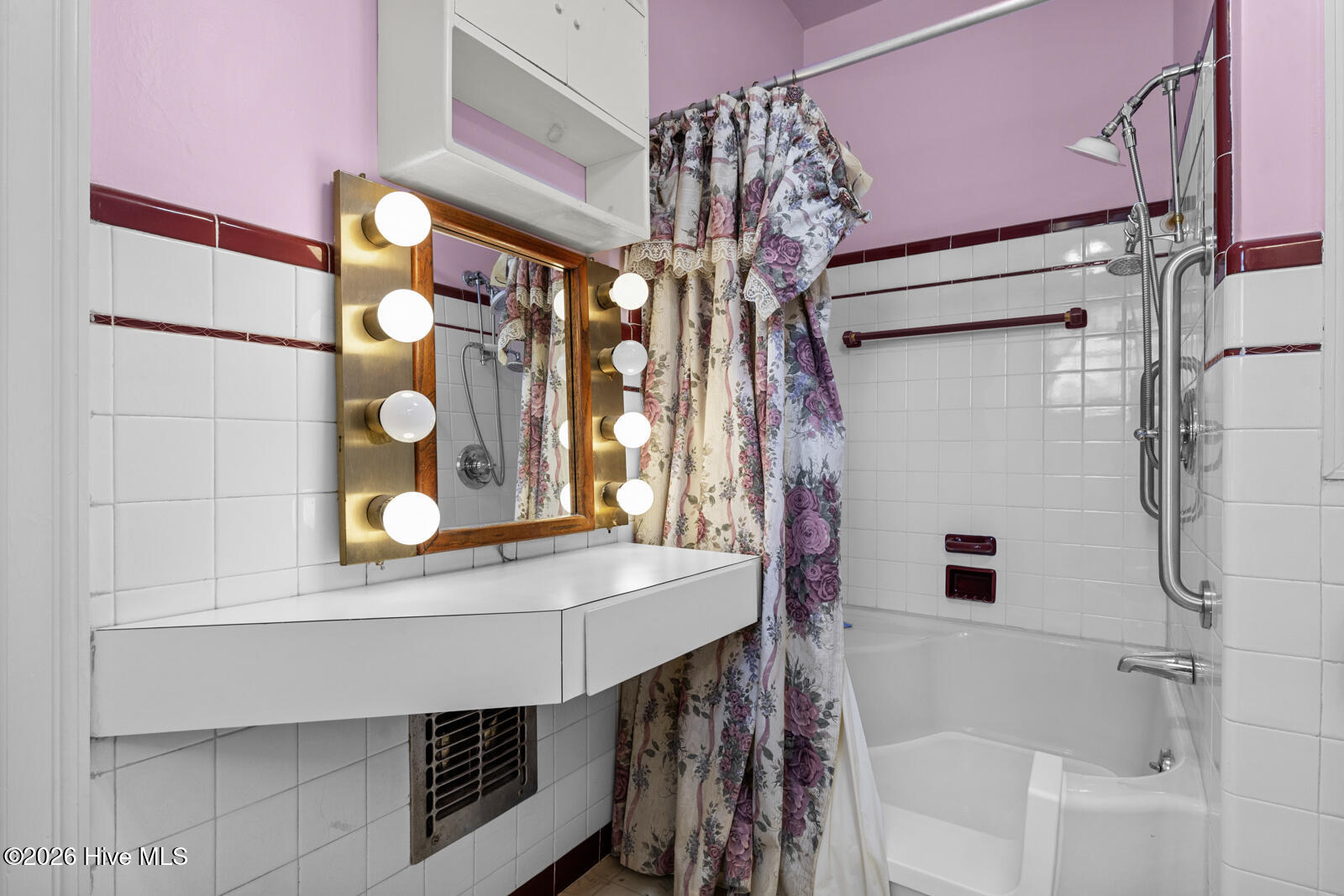 100557416 | Photo 48