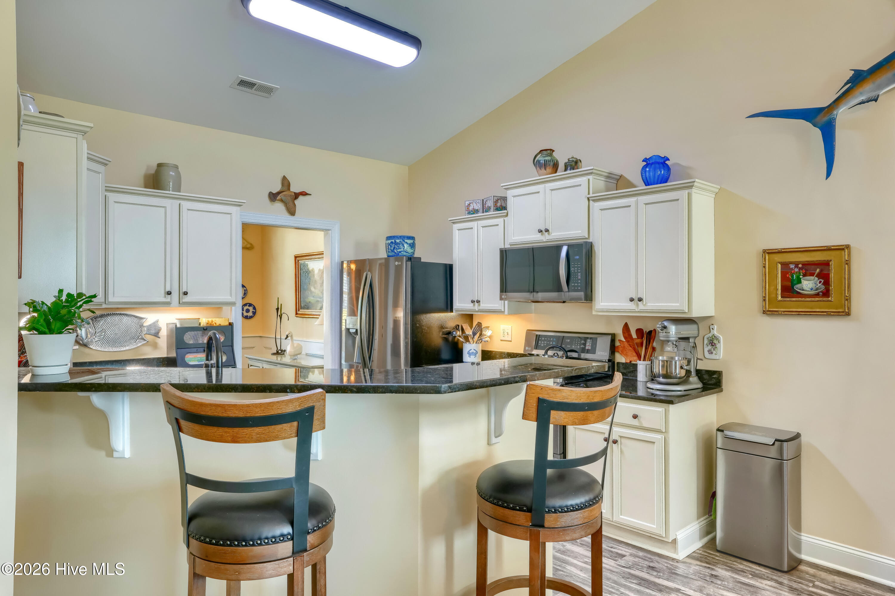 100563582 | Photo 18