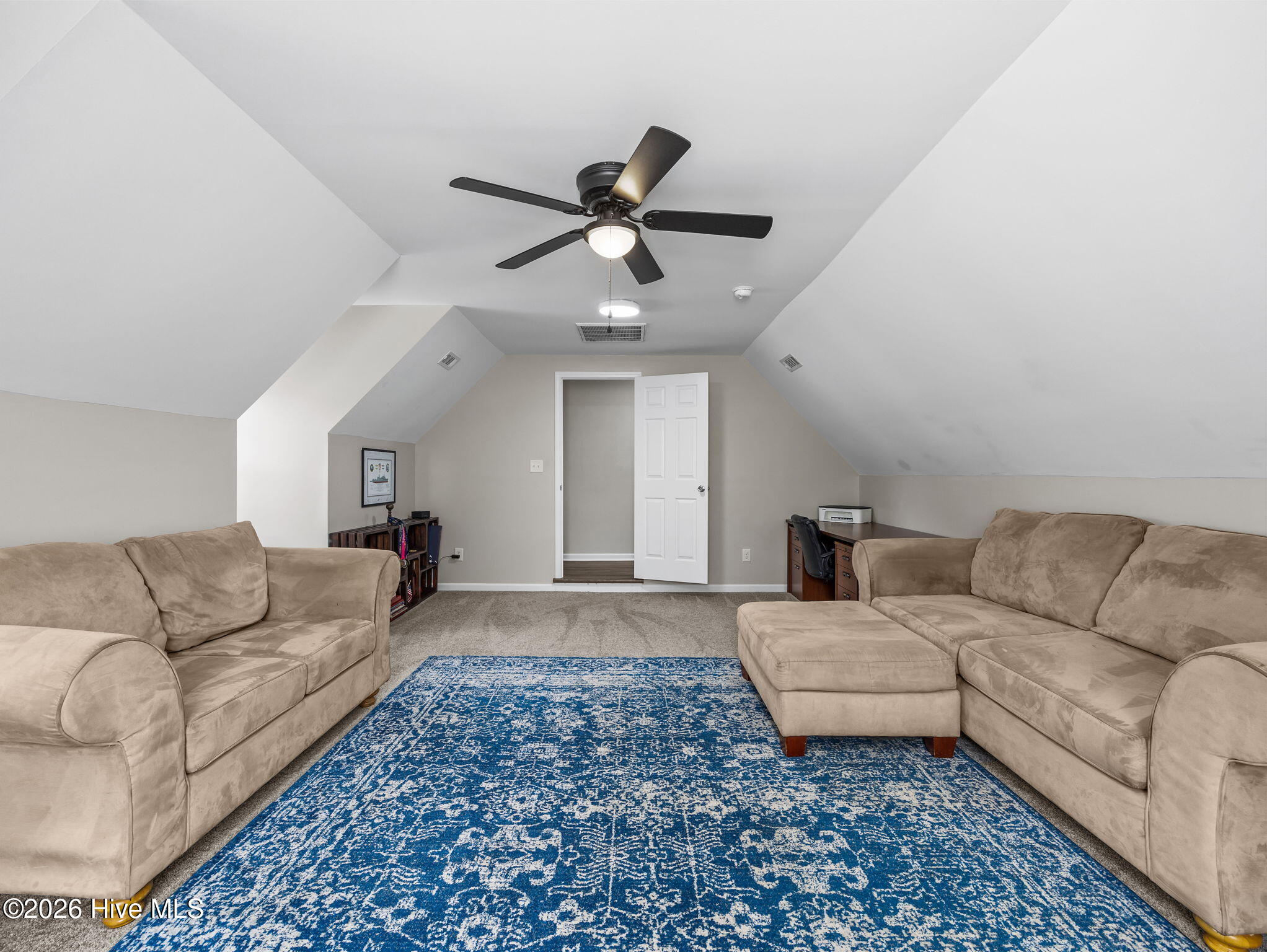 100567456 | Photo 35