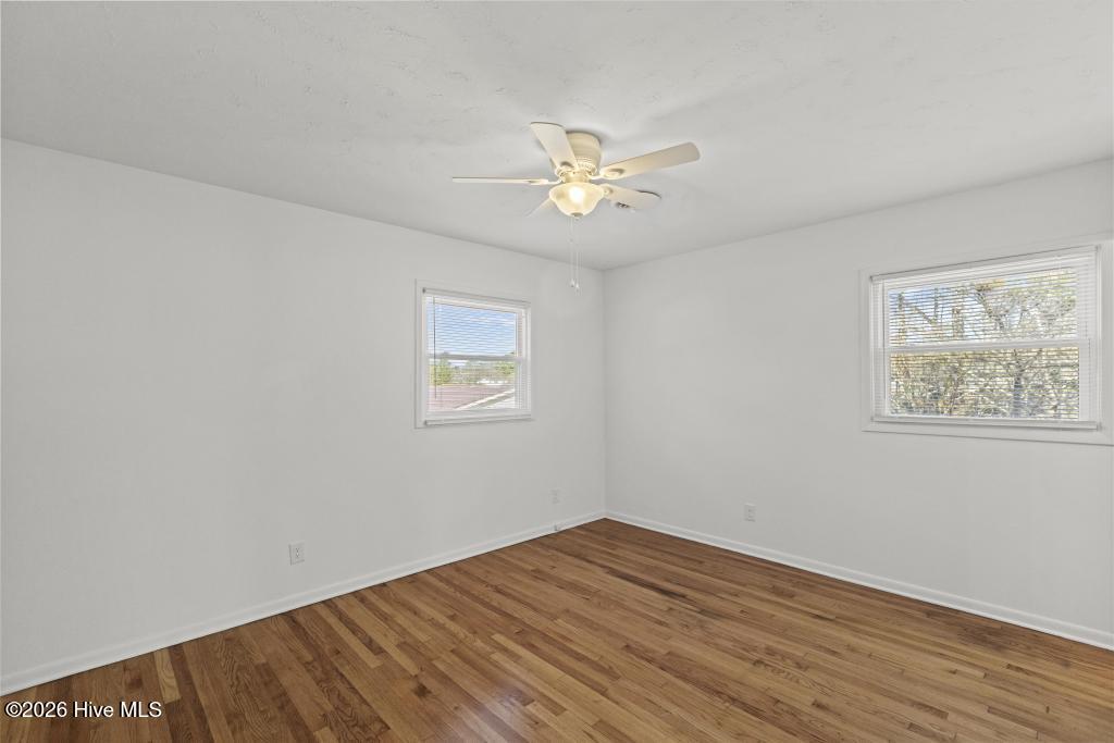 100553306 | Photo 32