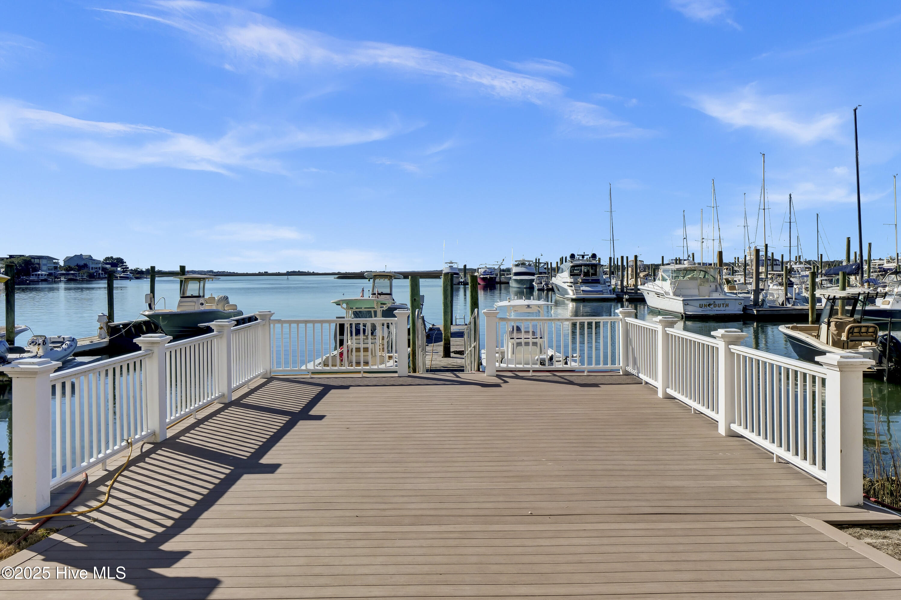 100469434 | Photo 43