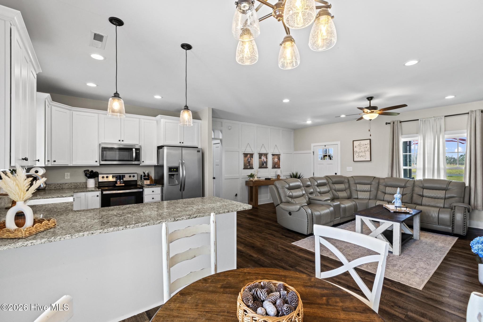 100559843 | Photo 13