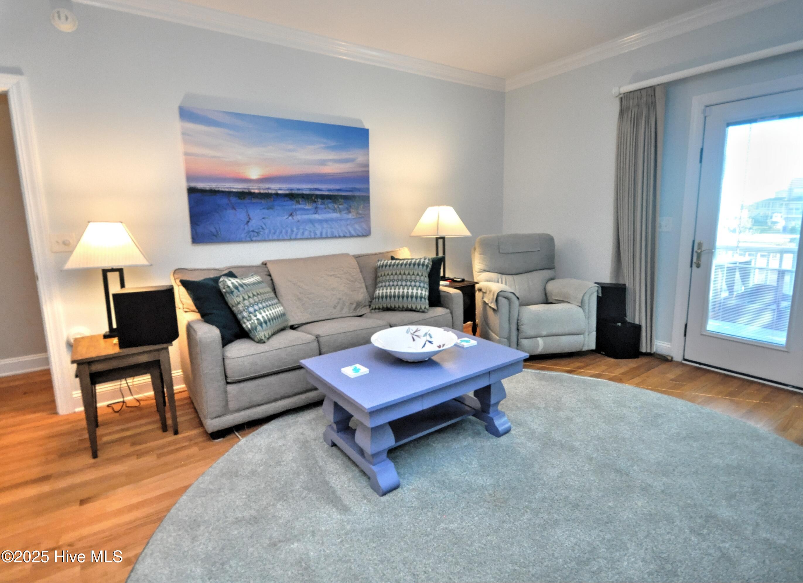 100537196 | Photo 40