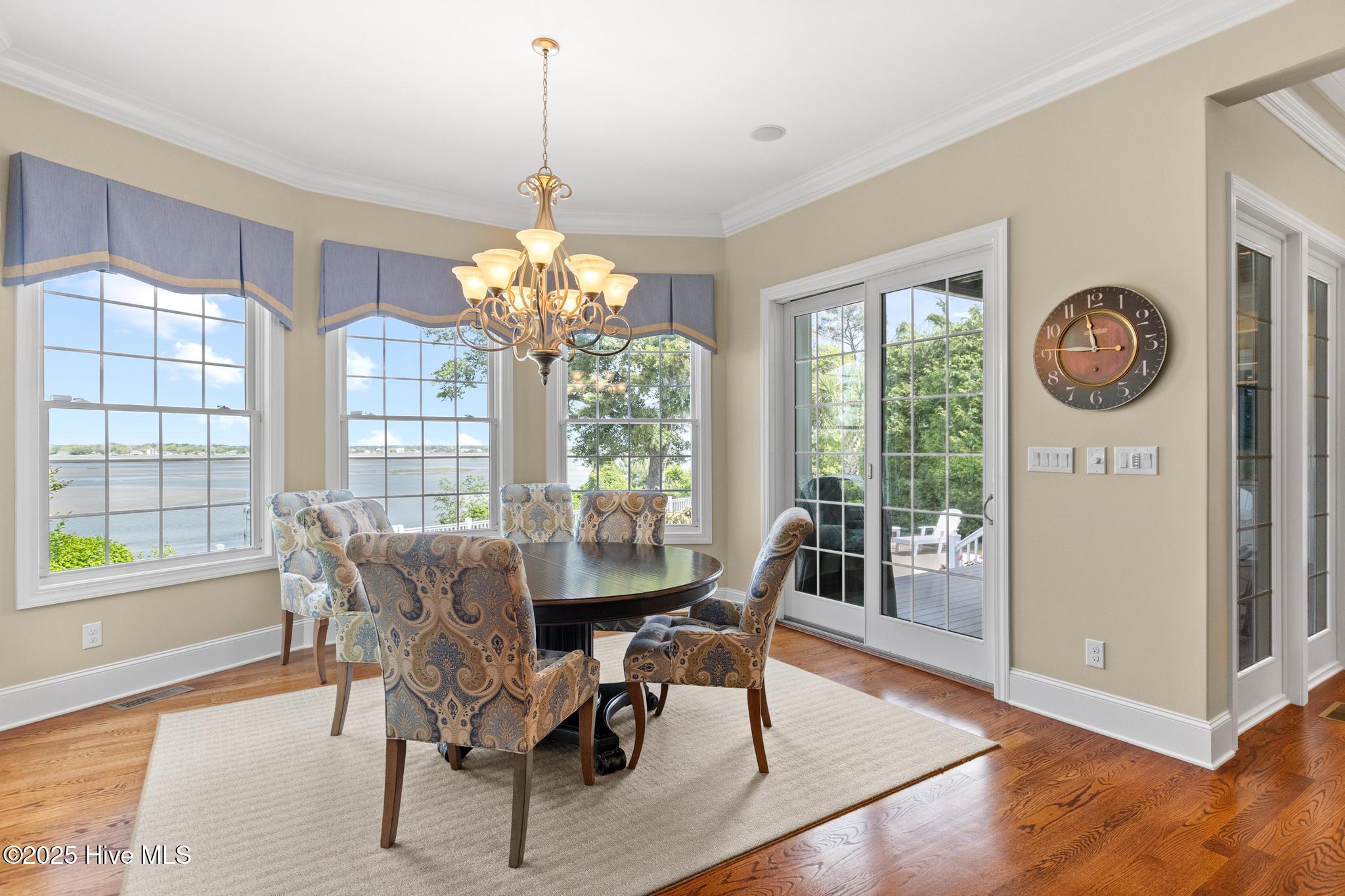 100567588 | Photo 17