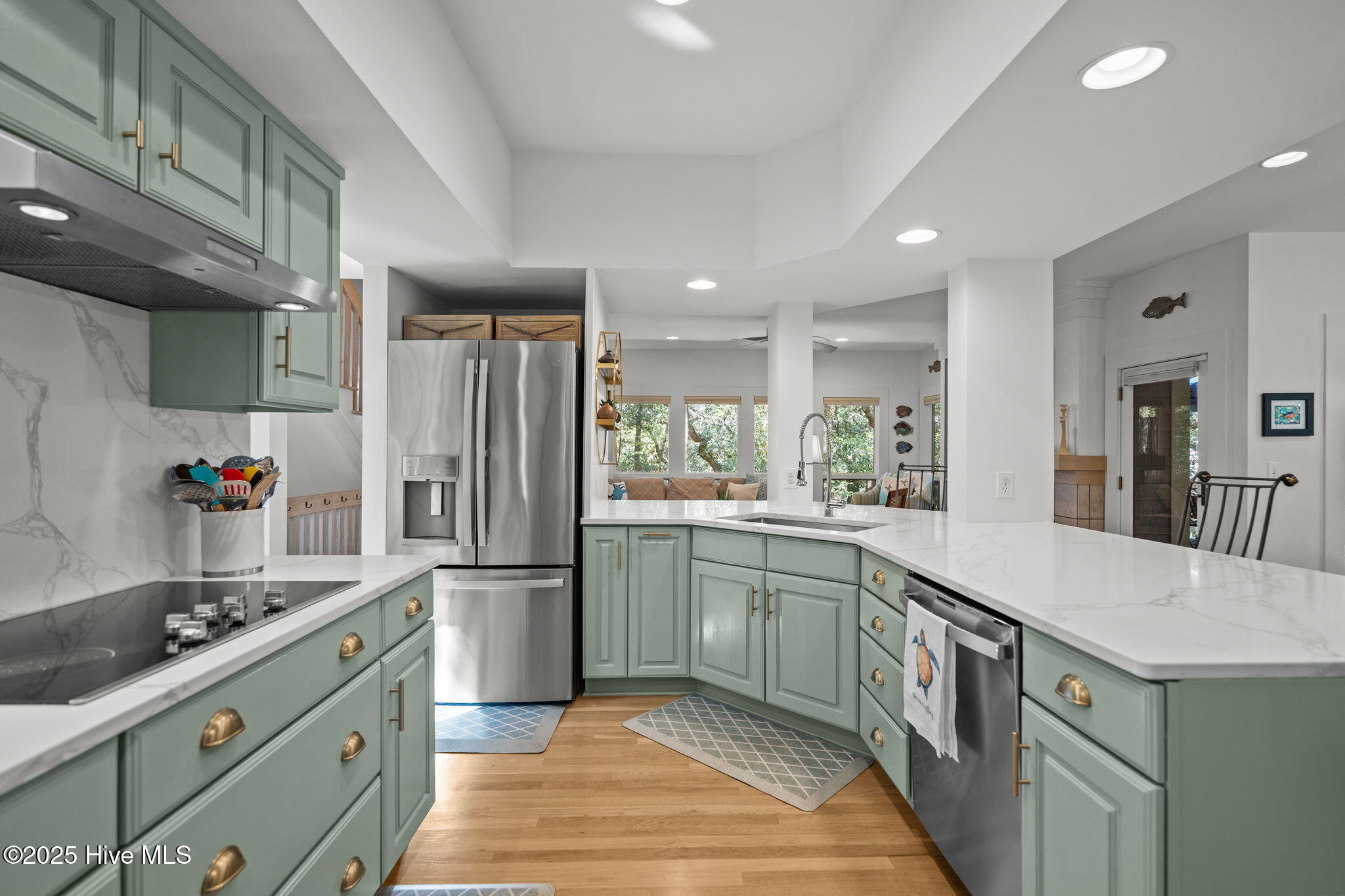 100501952 | Photo 17