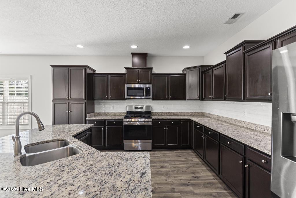 100552521 | Photo 13