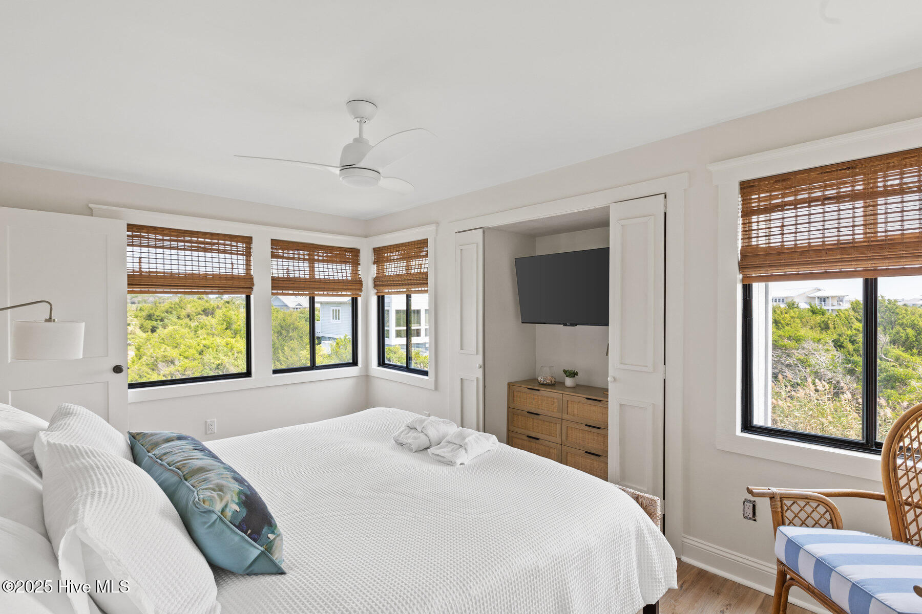 100540785 | Photo 23