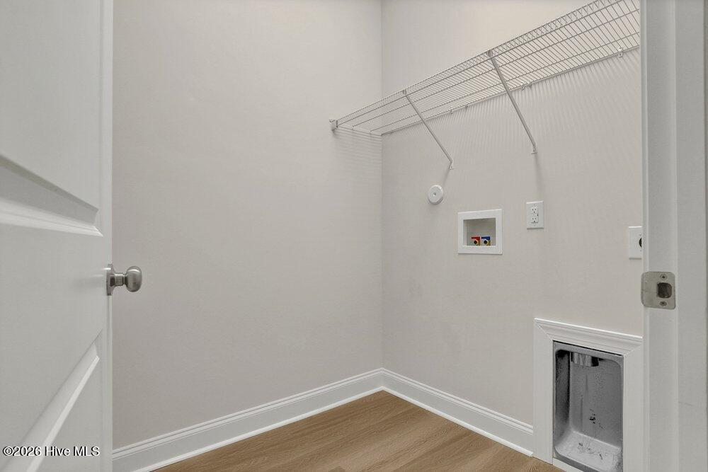 100558319 | Photo 13