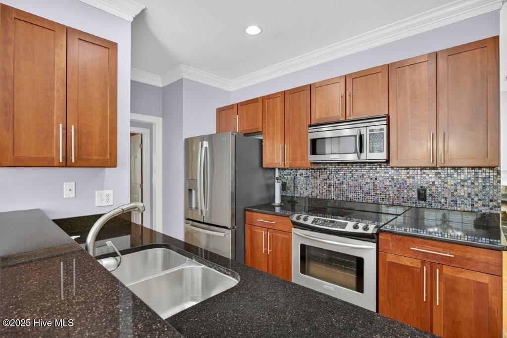 100535369 | Photo 12