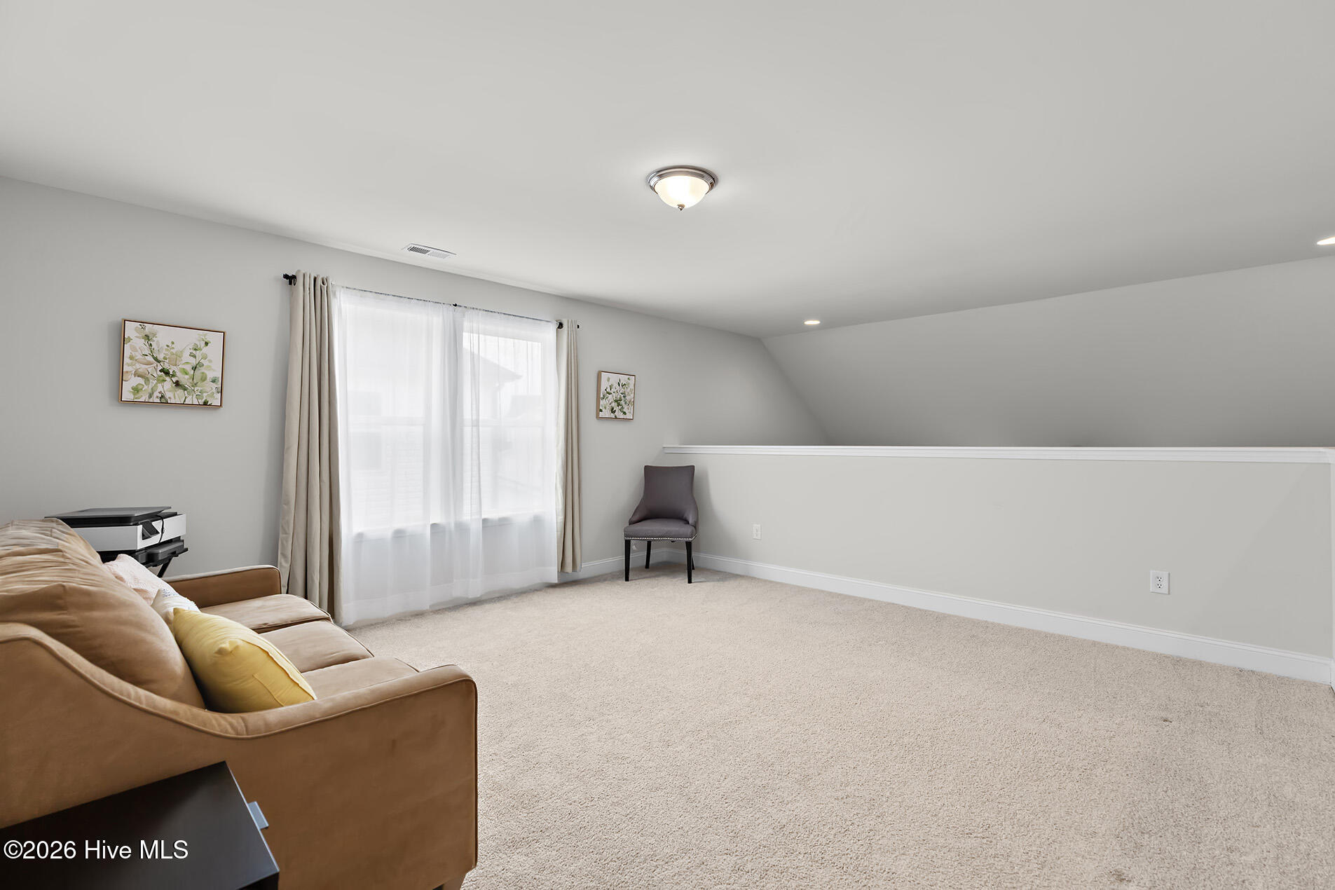 100549567 | Photo 30