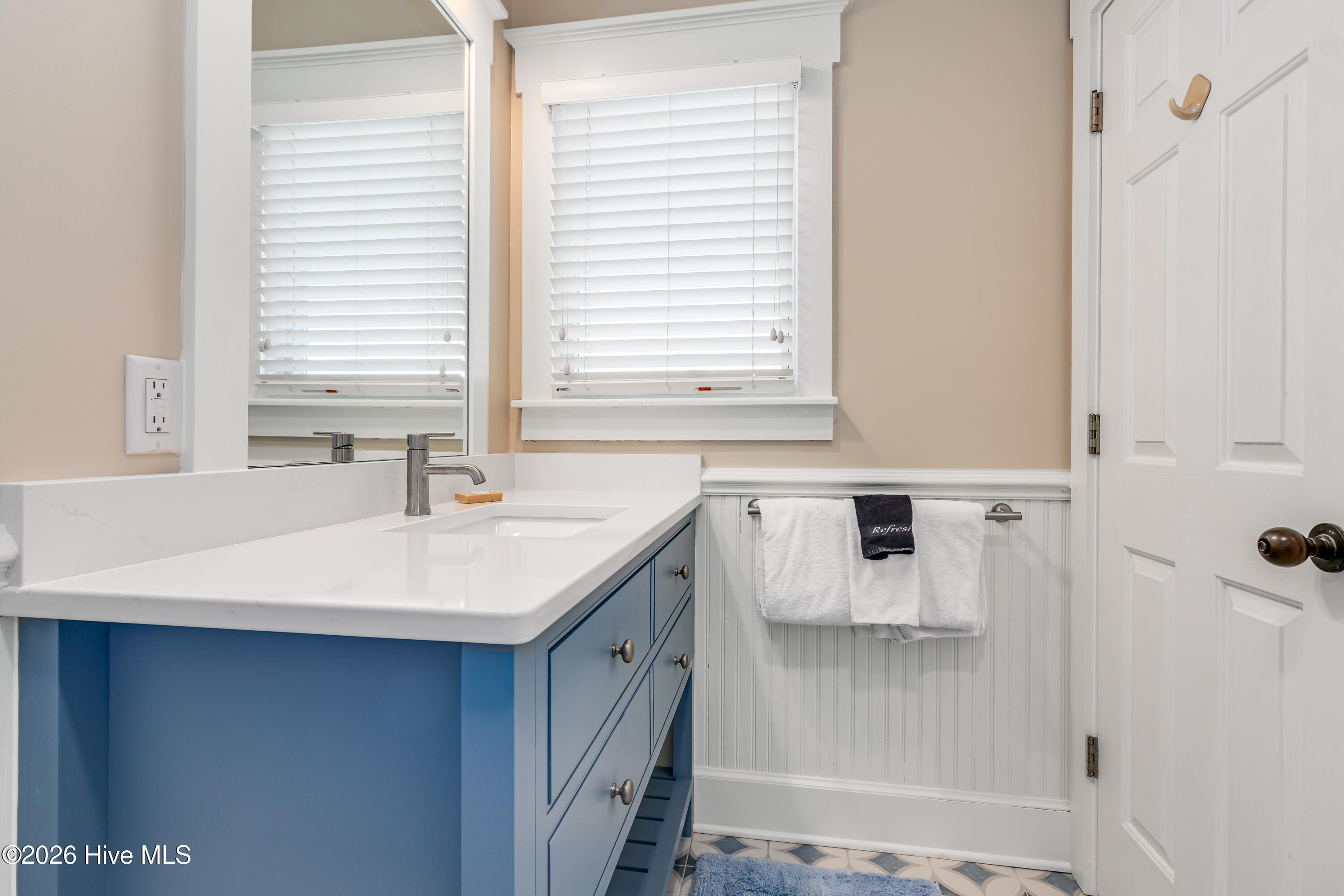 100585714 | Photo 35
