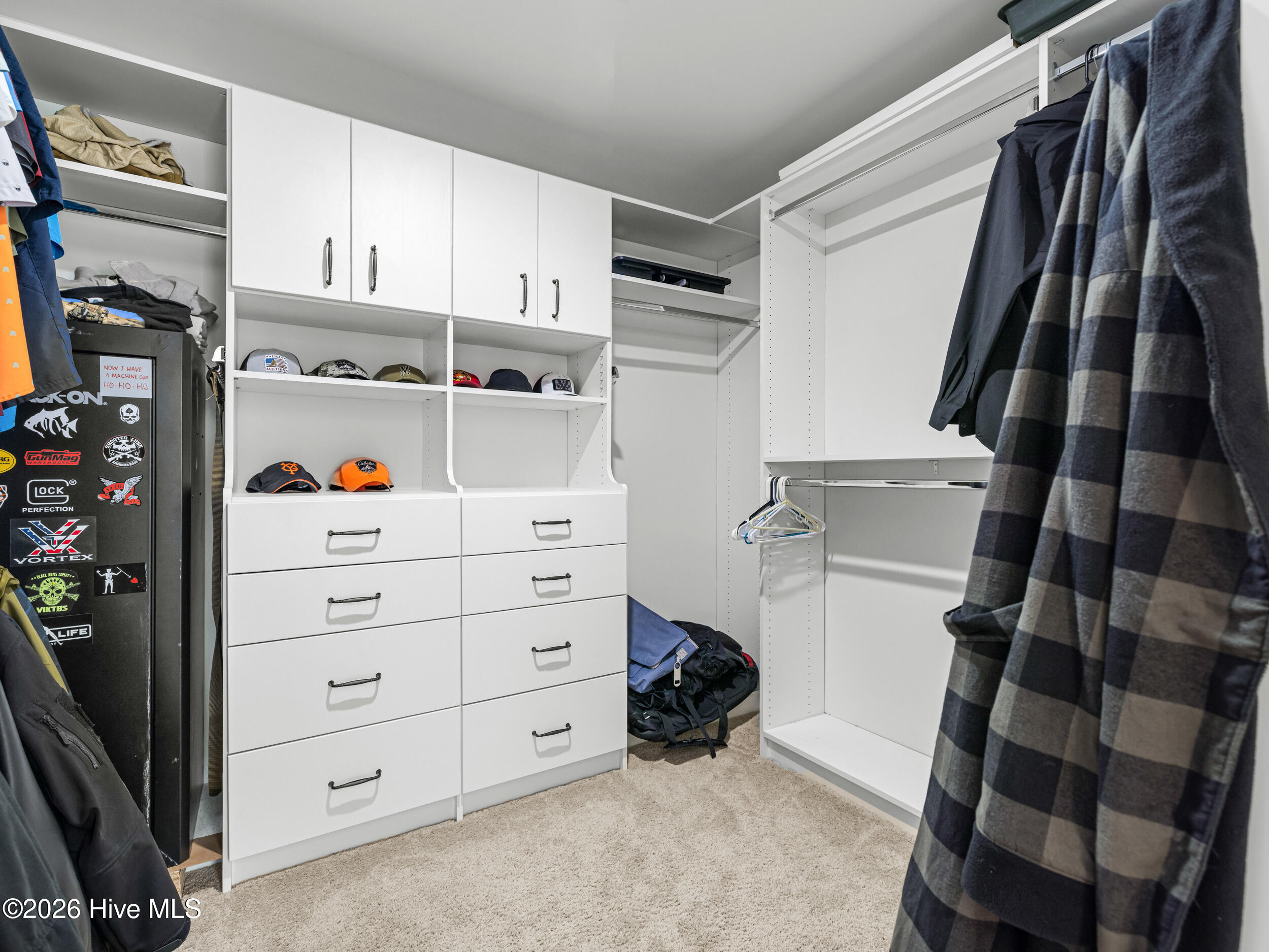 100570237 | Photo 61