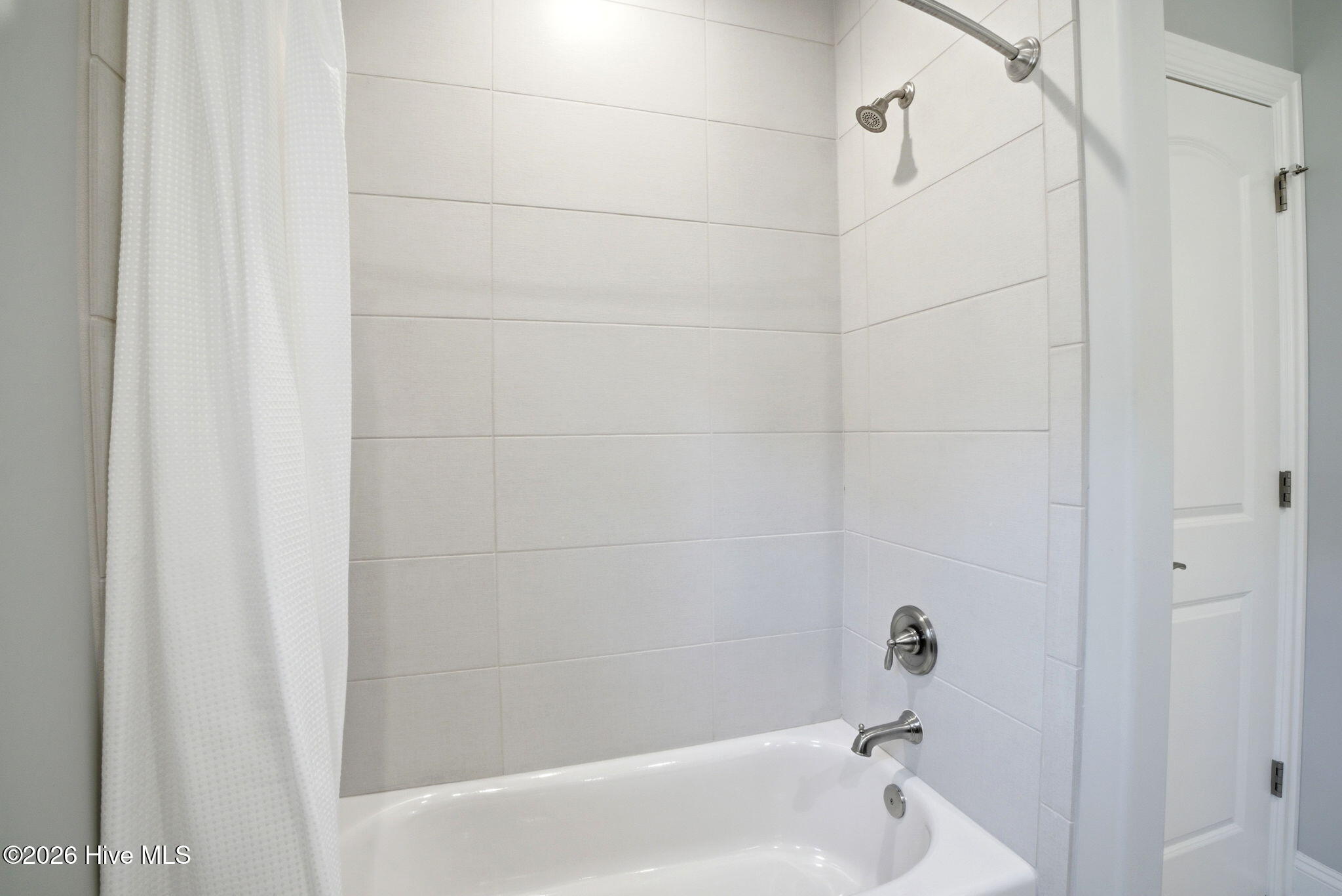 100555093 | Photo 32