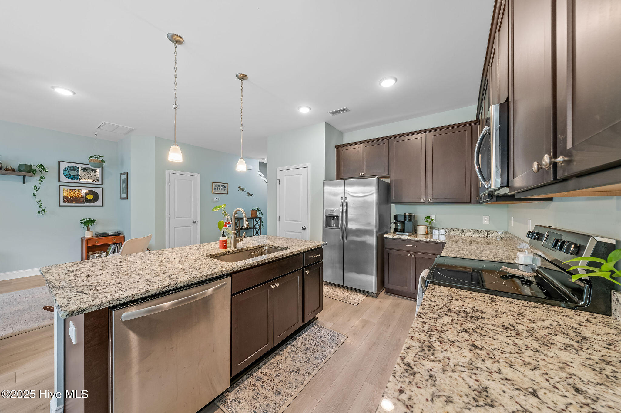 100513272 | Photo 11