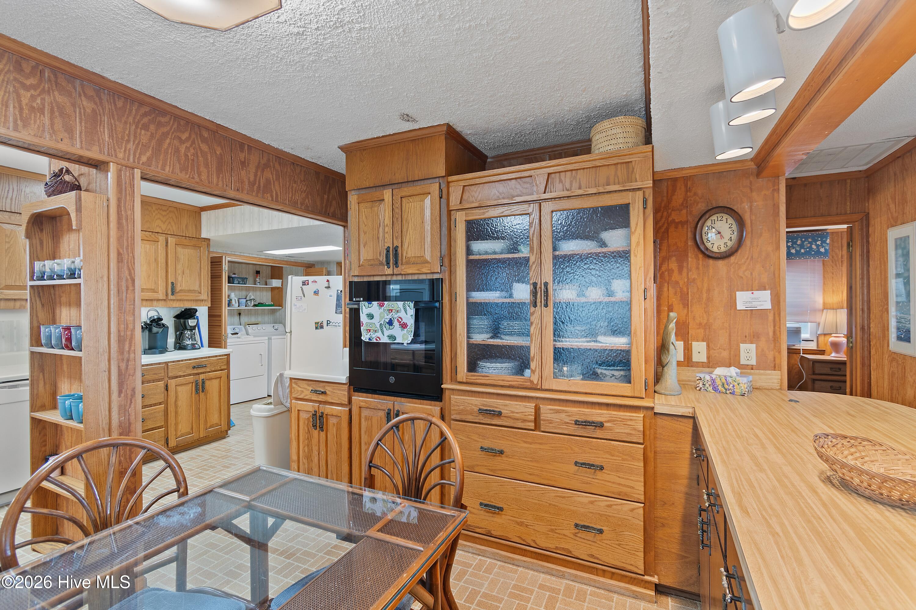 1099 Ocean Boulevard W, Holden Beach, NC, 28462