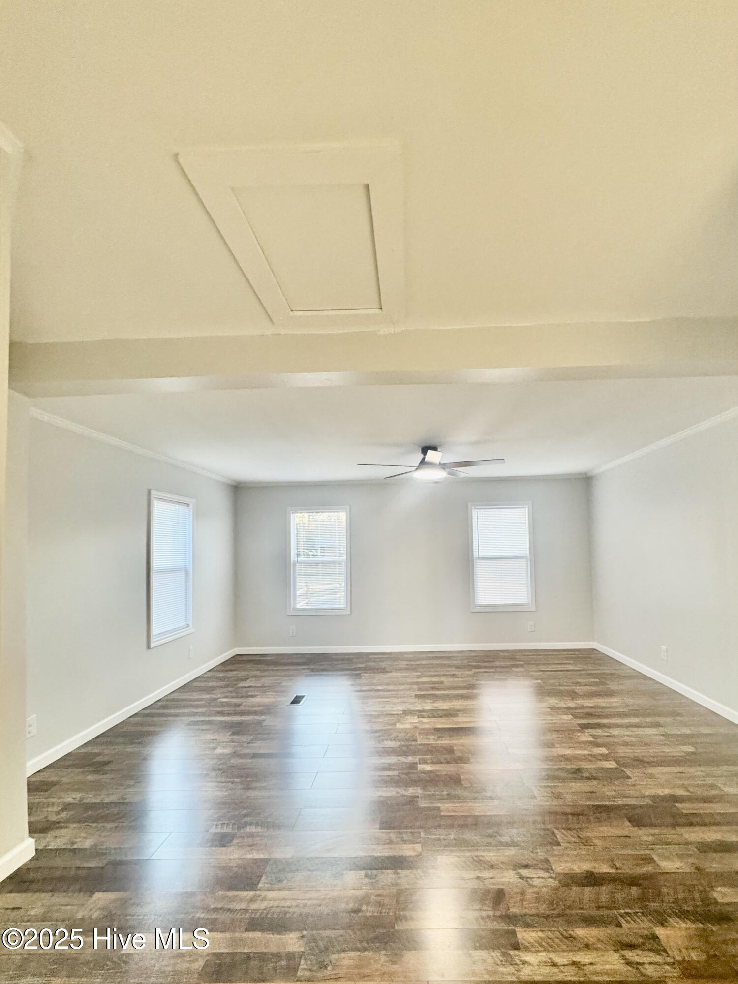 100546285 | Photo 29