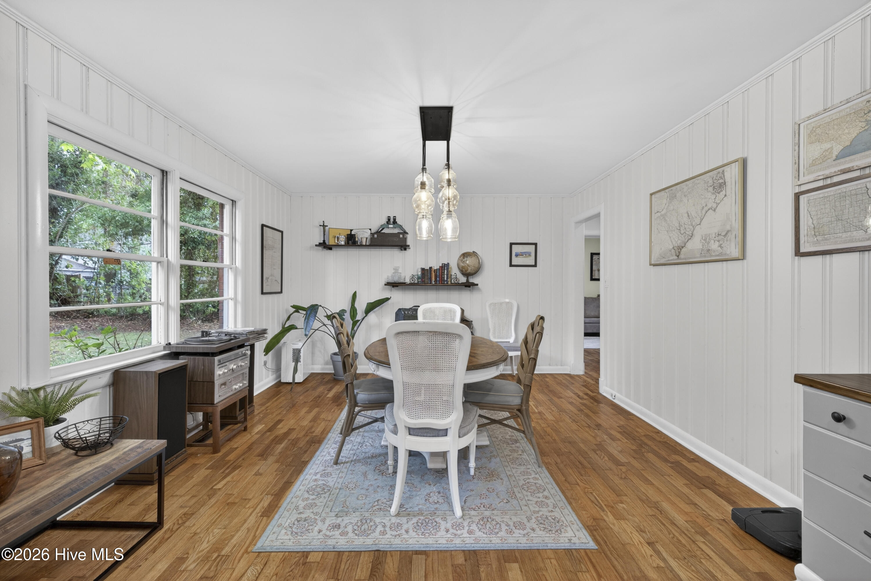 100570211 | Photo 19