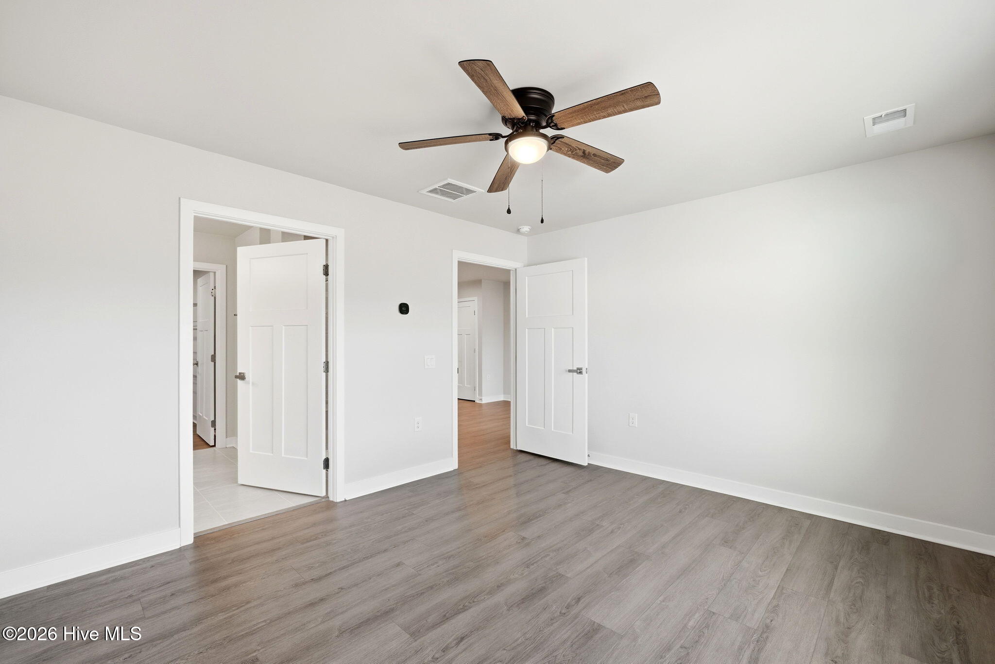 100554684 | Photo 13