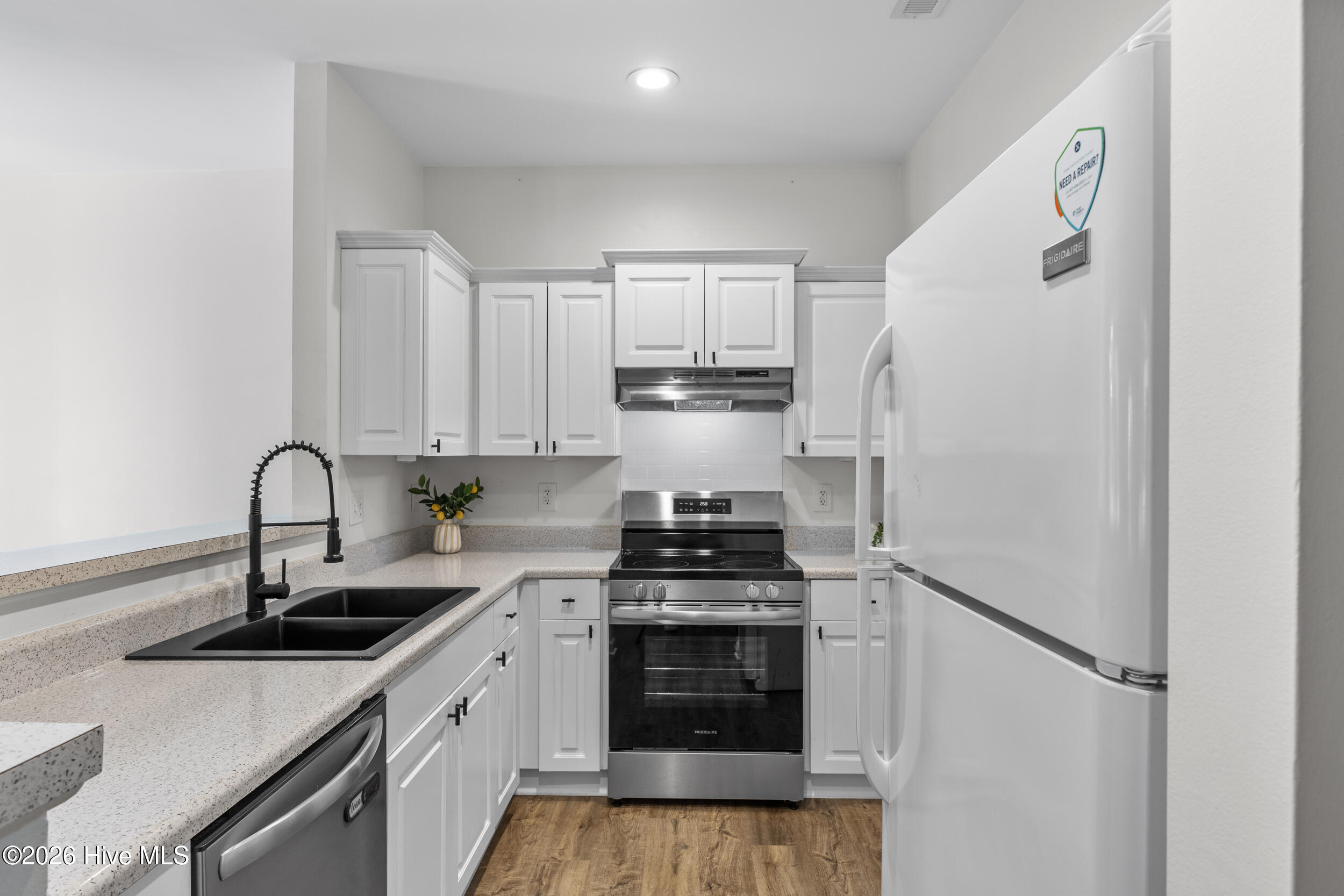 100567822 | Photo 11