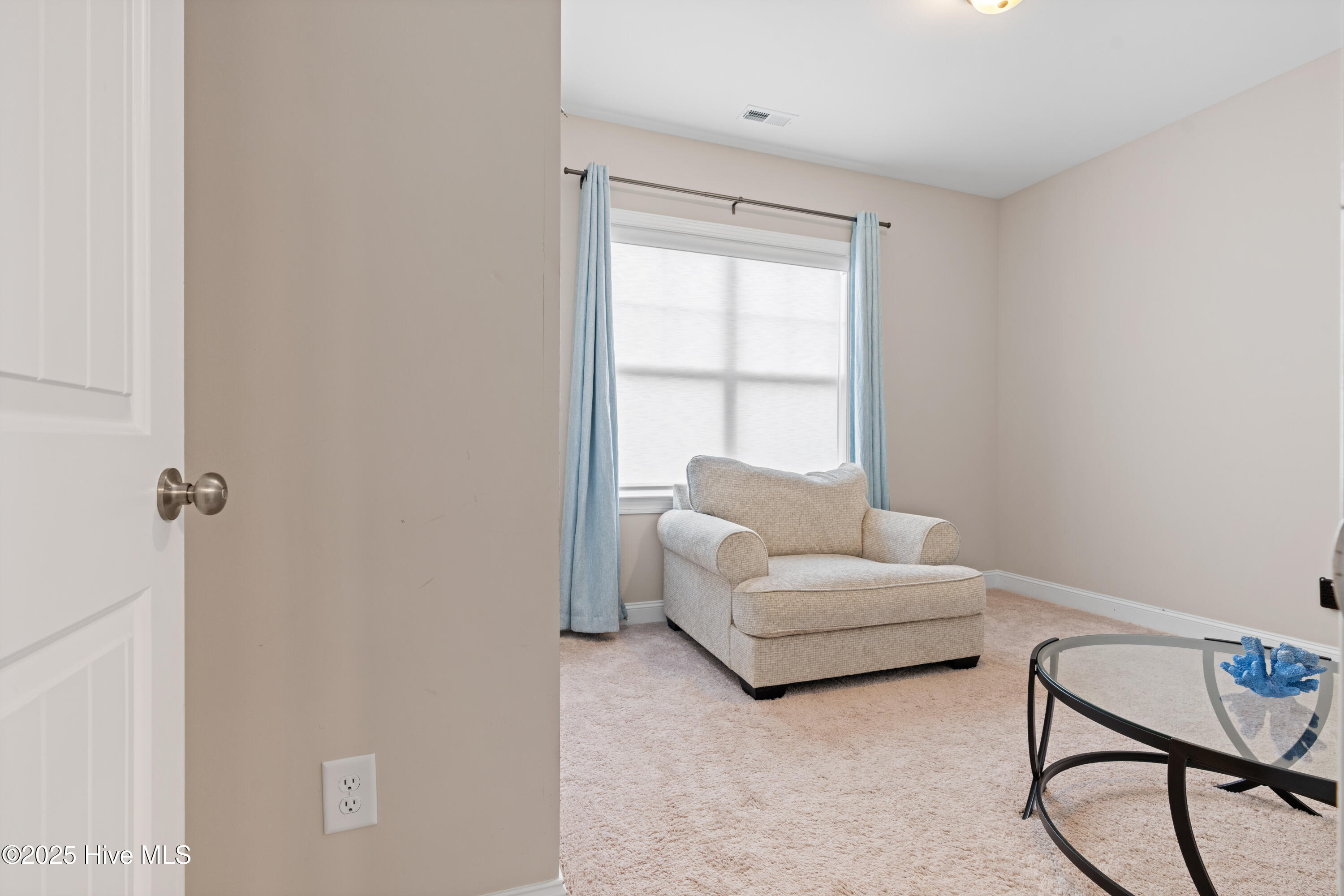 100518721 | Photo 30