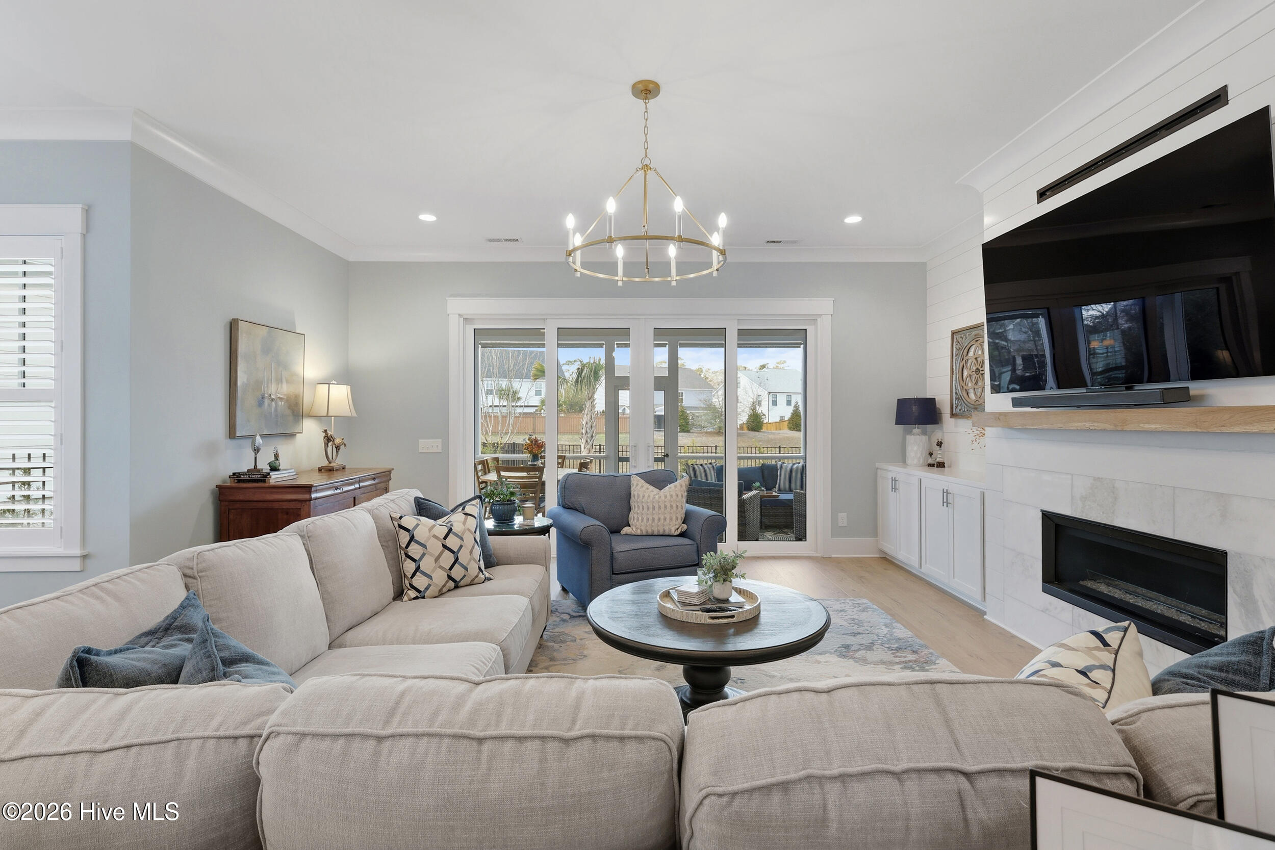 100558657 | Photo 15