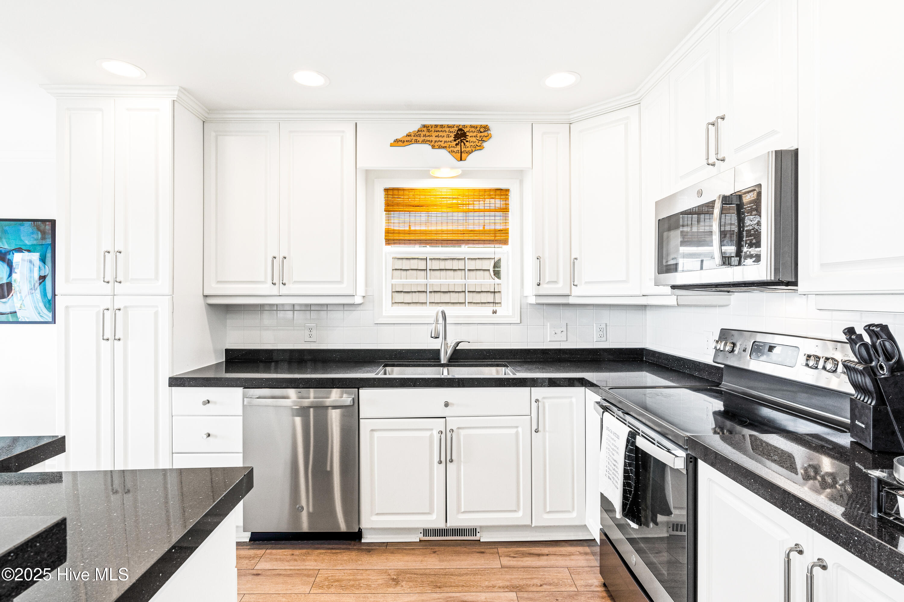 100510863 | Photo 13