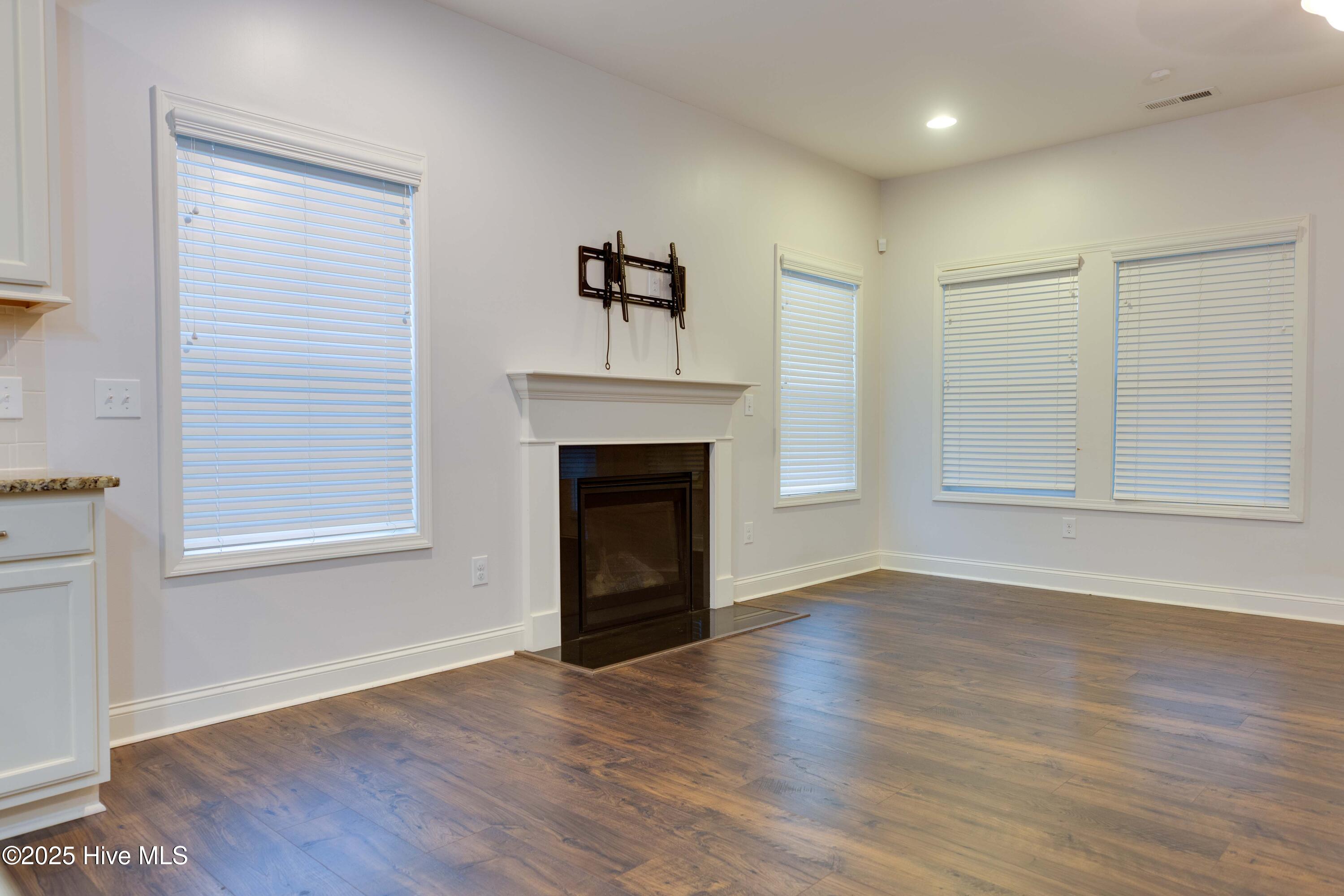 100504792 | Photo 15