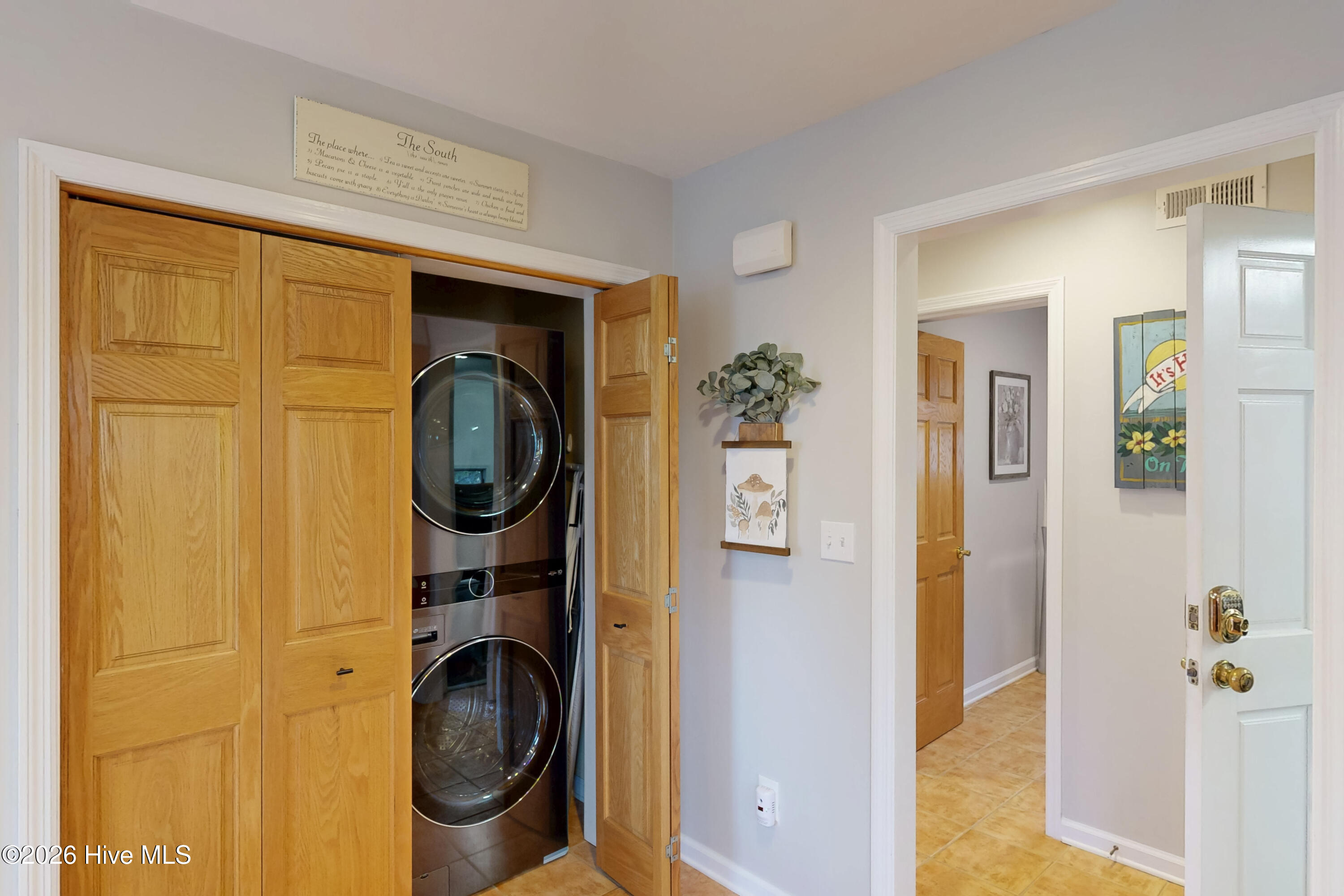 100559840 | Photo 40