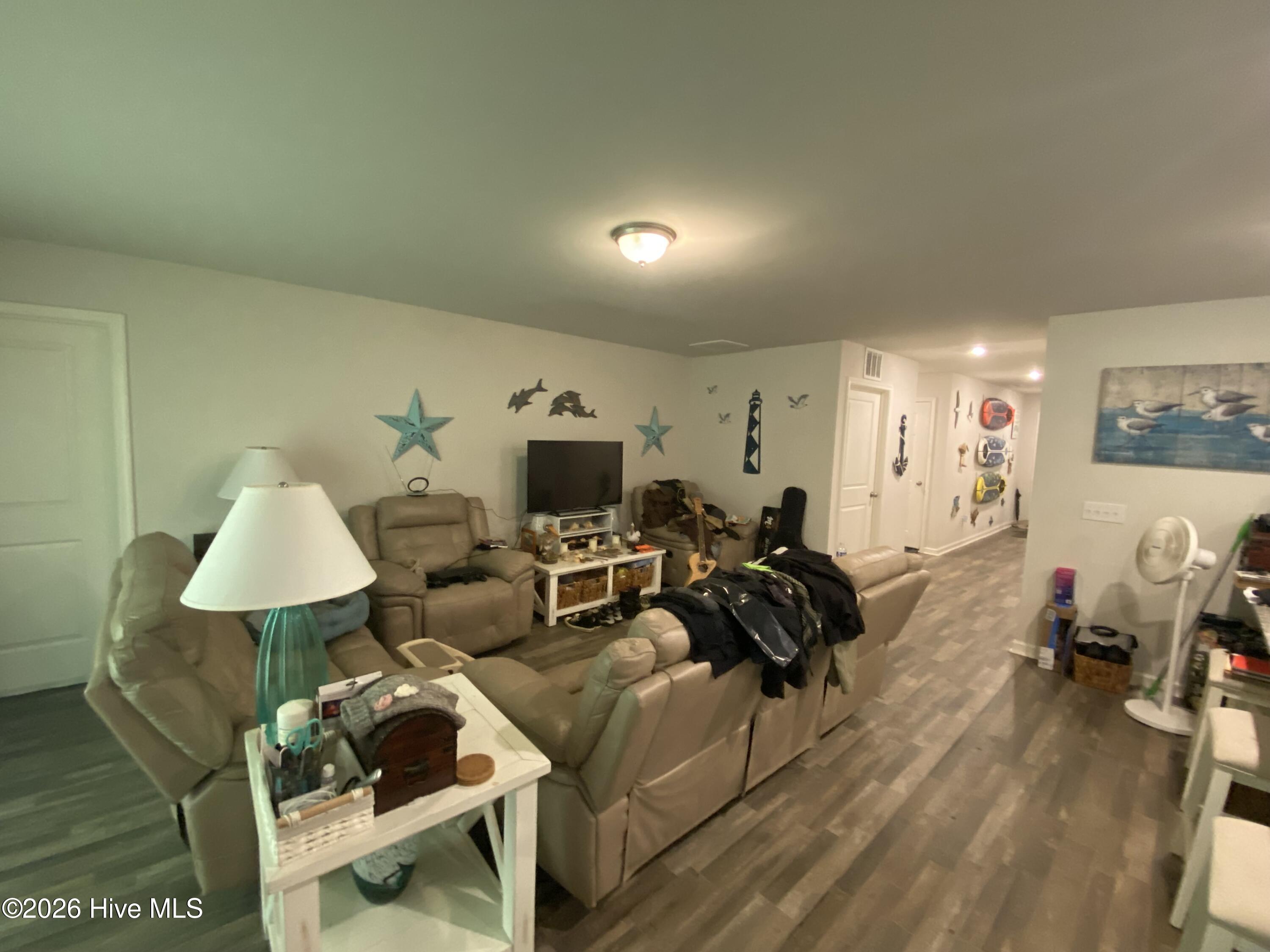 100566692 | Photo 41