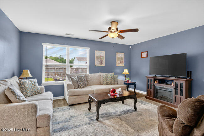 100528585 | Photo 10