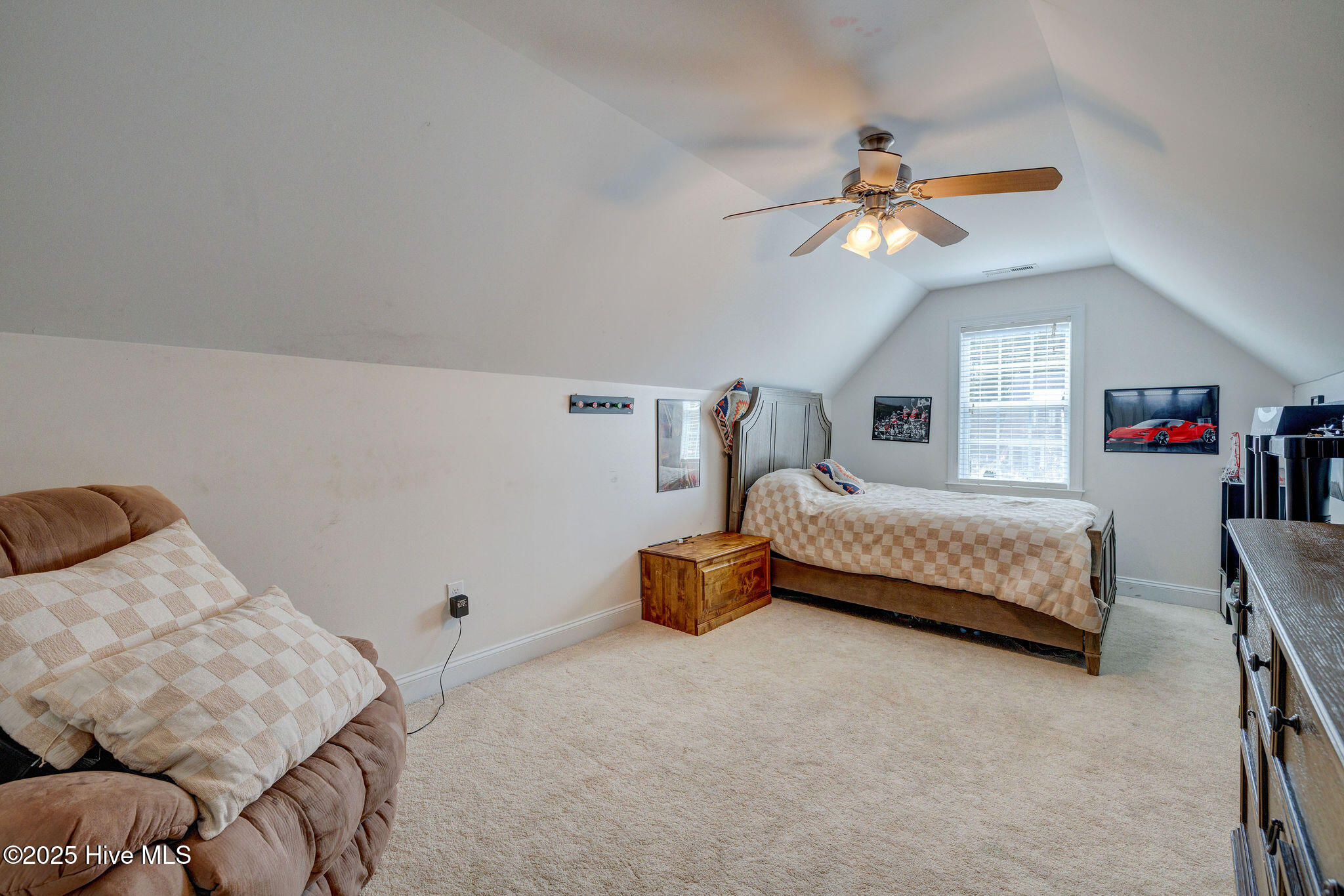 100529617 | Photo 46