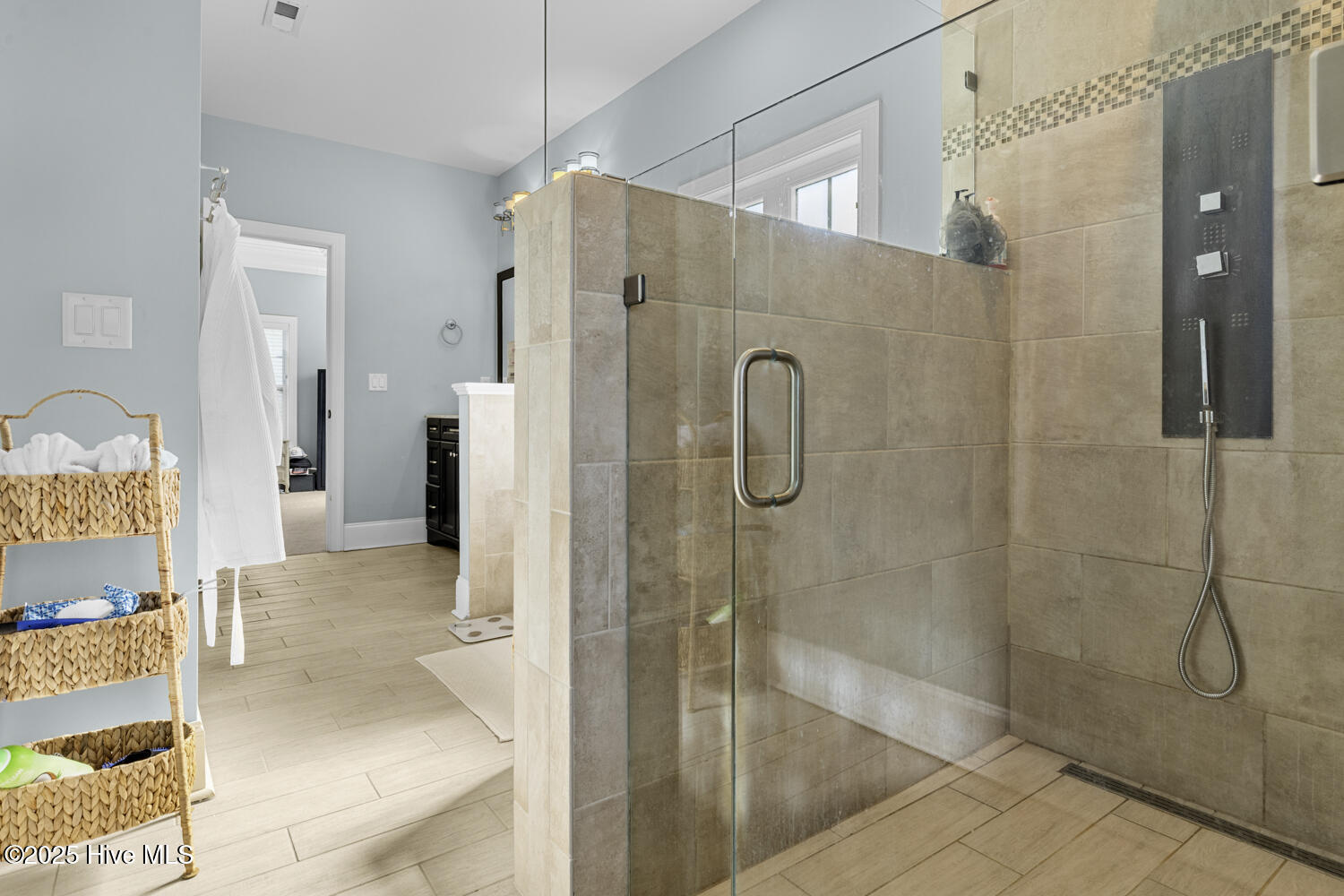 100530635 | Photo 33