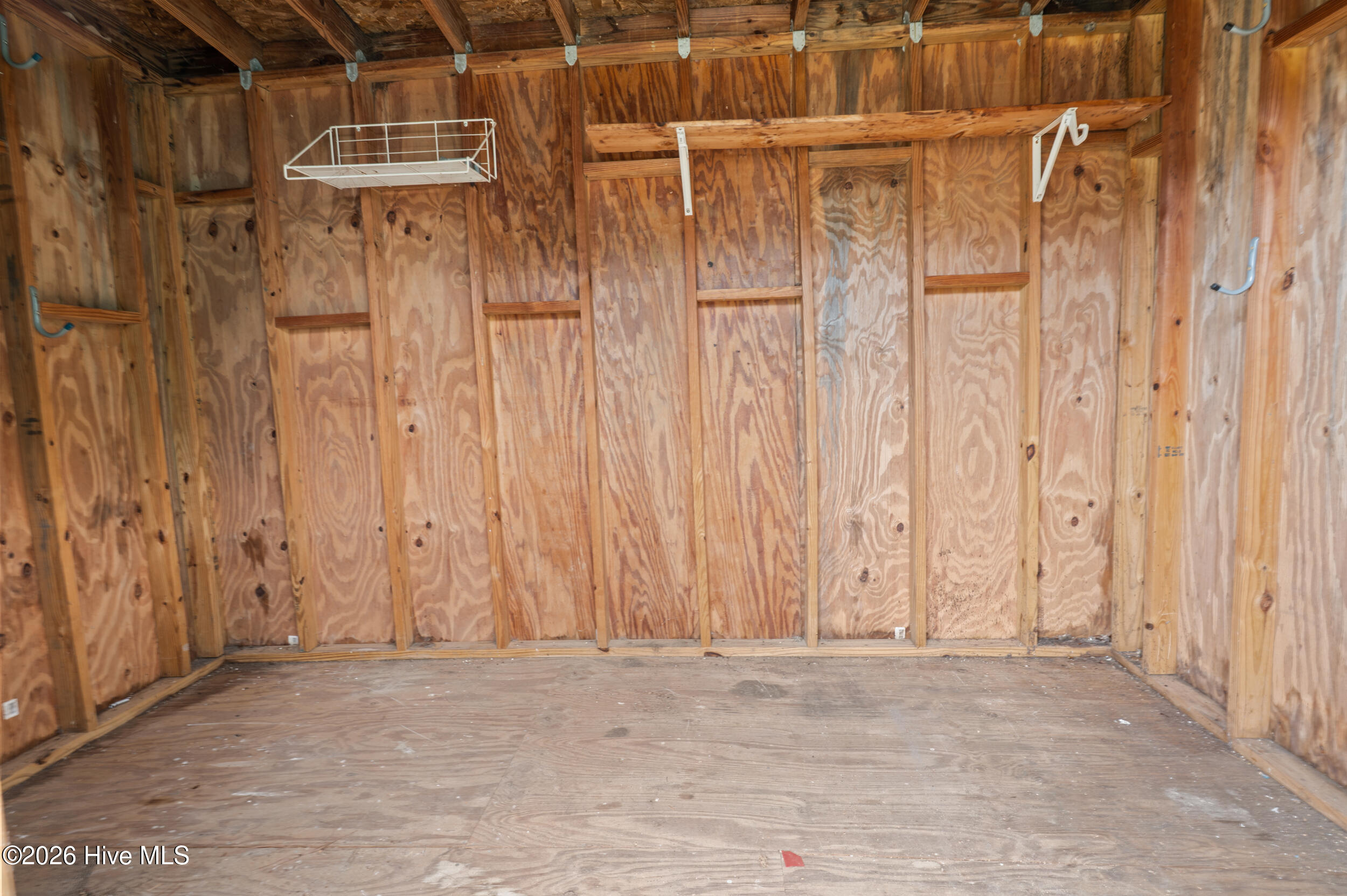 100562956 | Photo 36