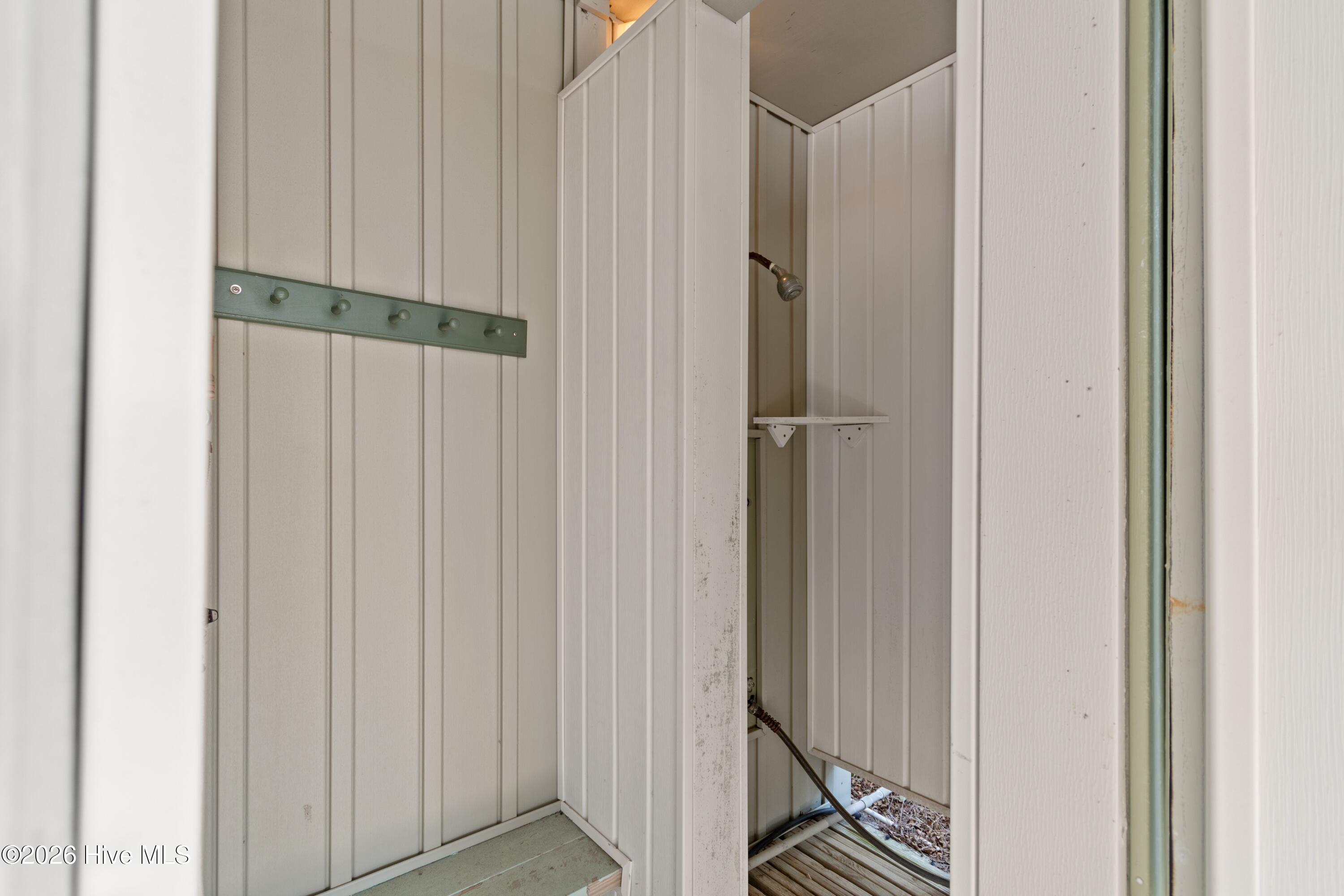 100553939 | Photo 43