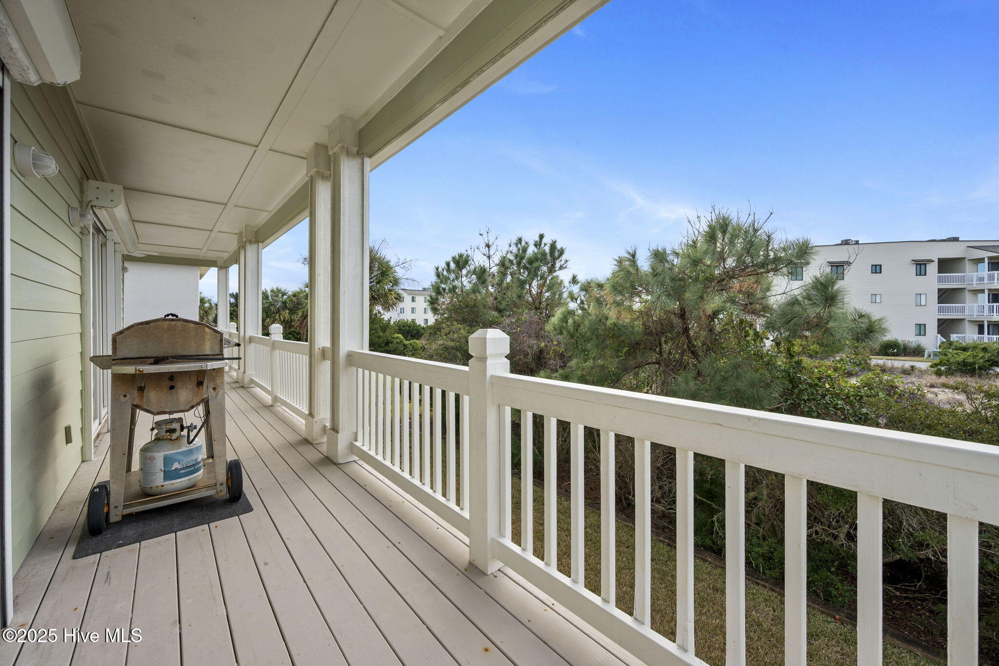 100544331 | Photo 37