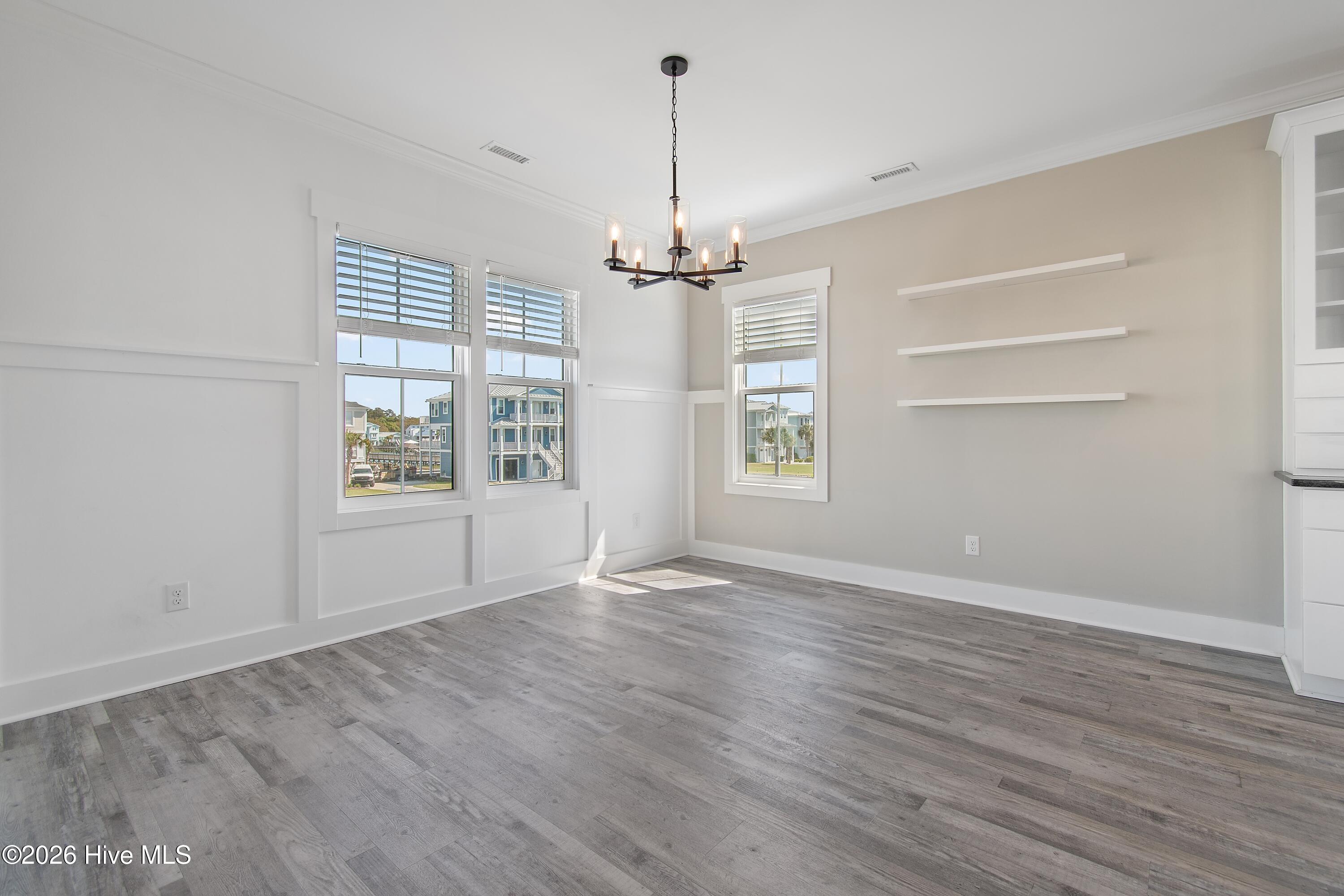 100567916 | Photo 15