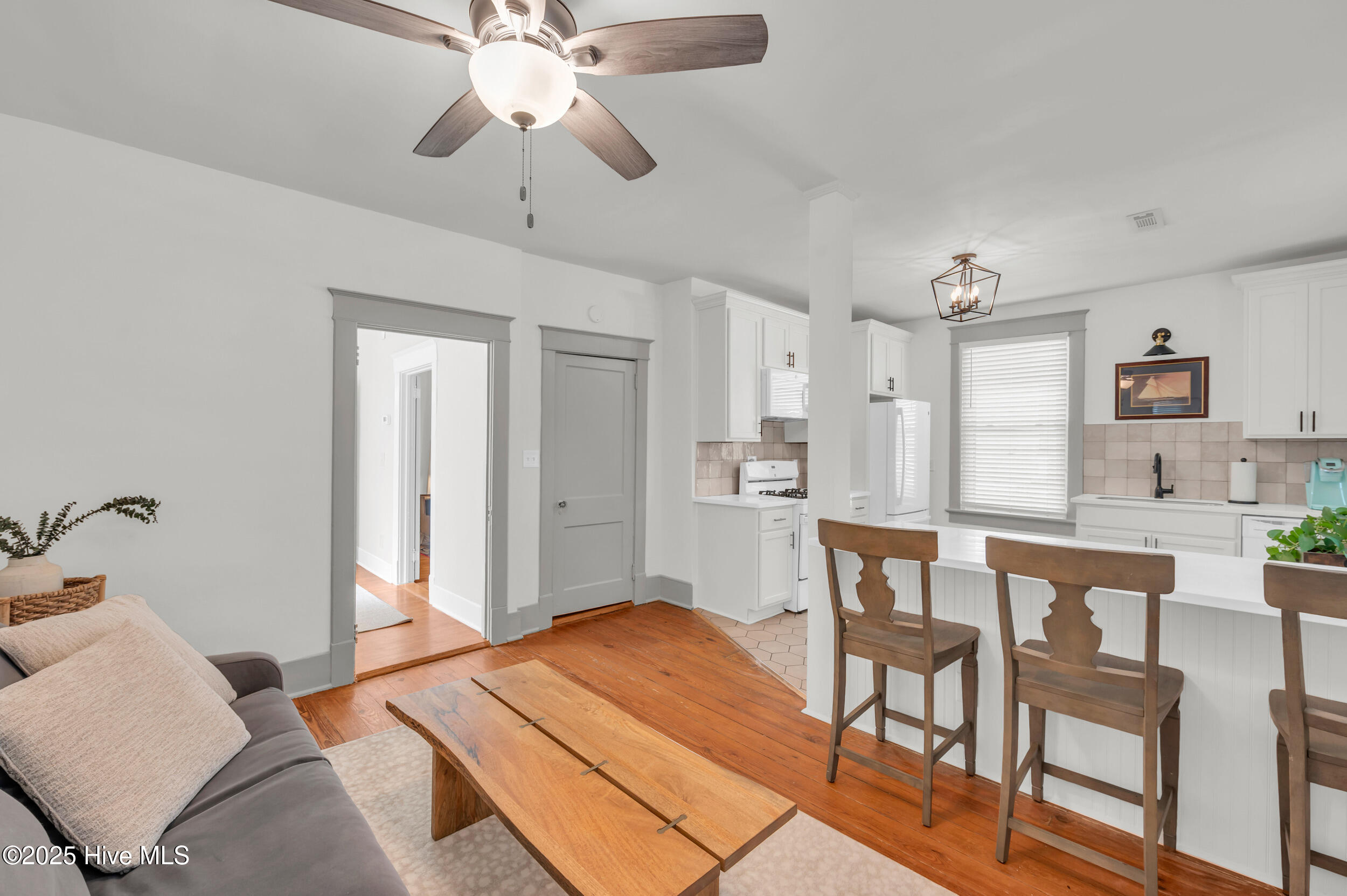 100542379 | Photo 39