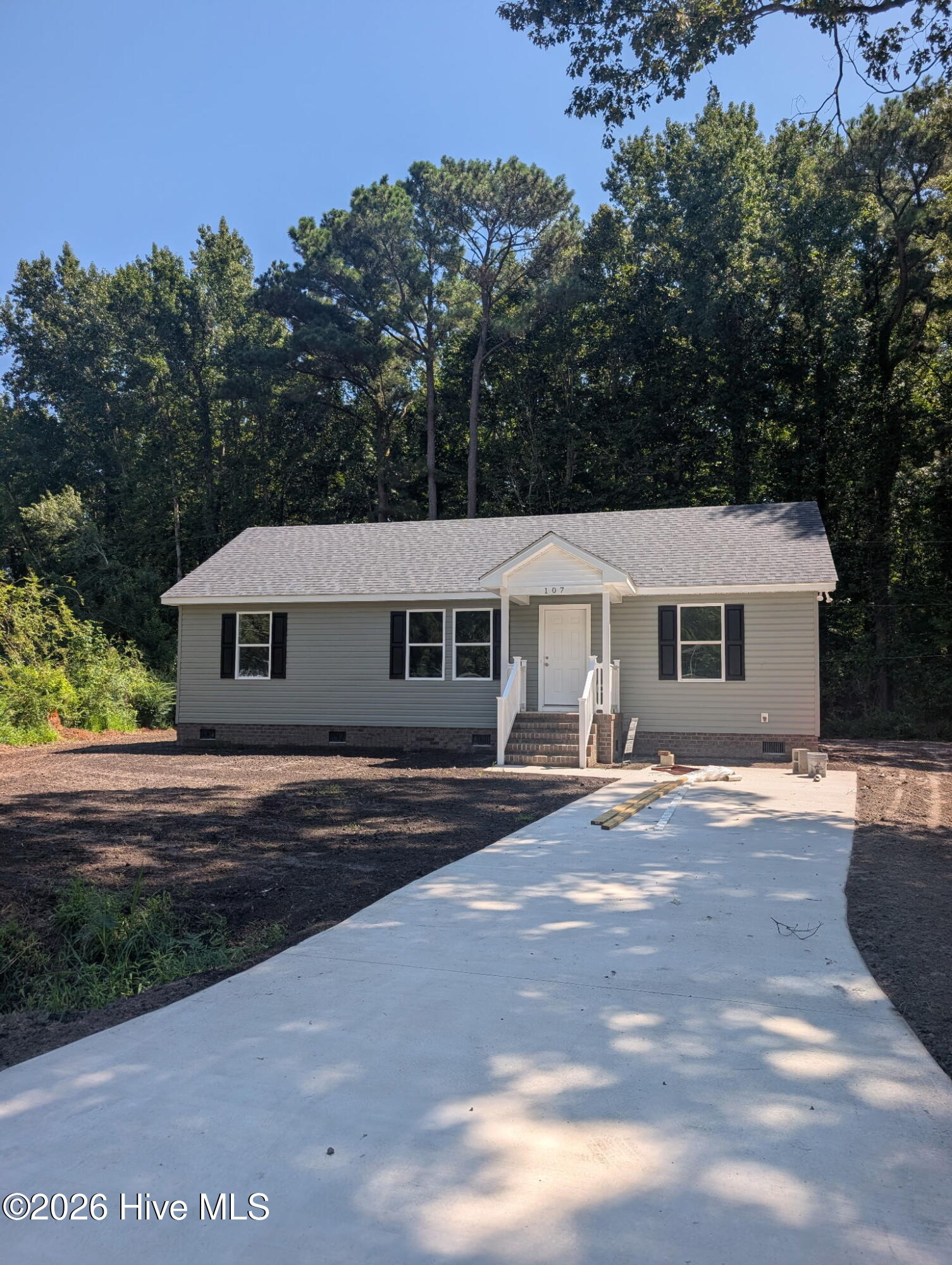 1st image of 107 Poplar Cir, Moyock, NC 27958 | MLS# 100597625
