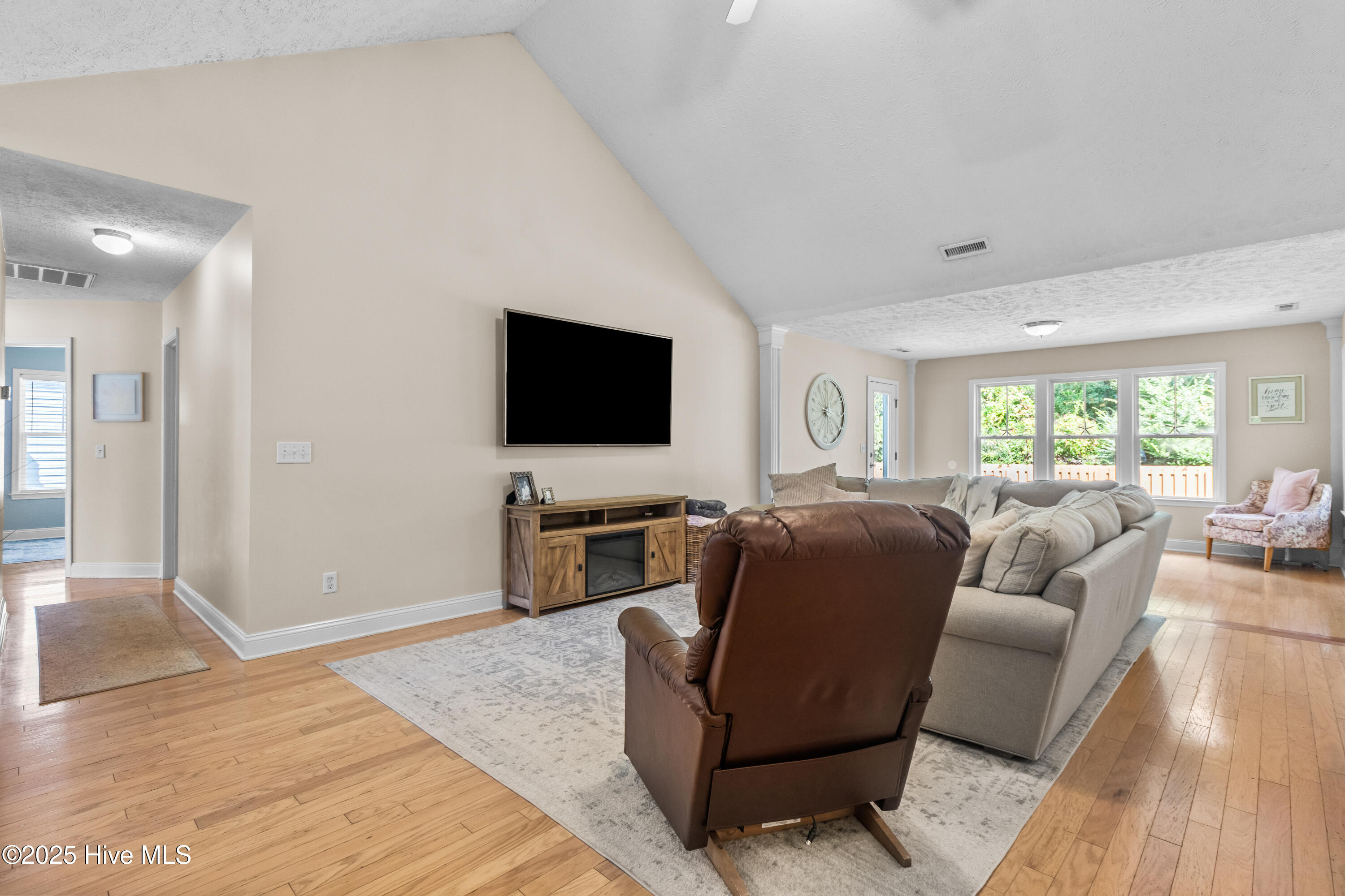513 Catamaran Drive, Wilmington, NC 28412 – photo 8: 10_living room