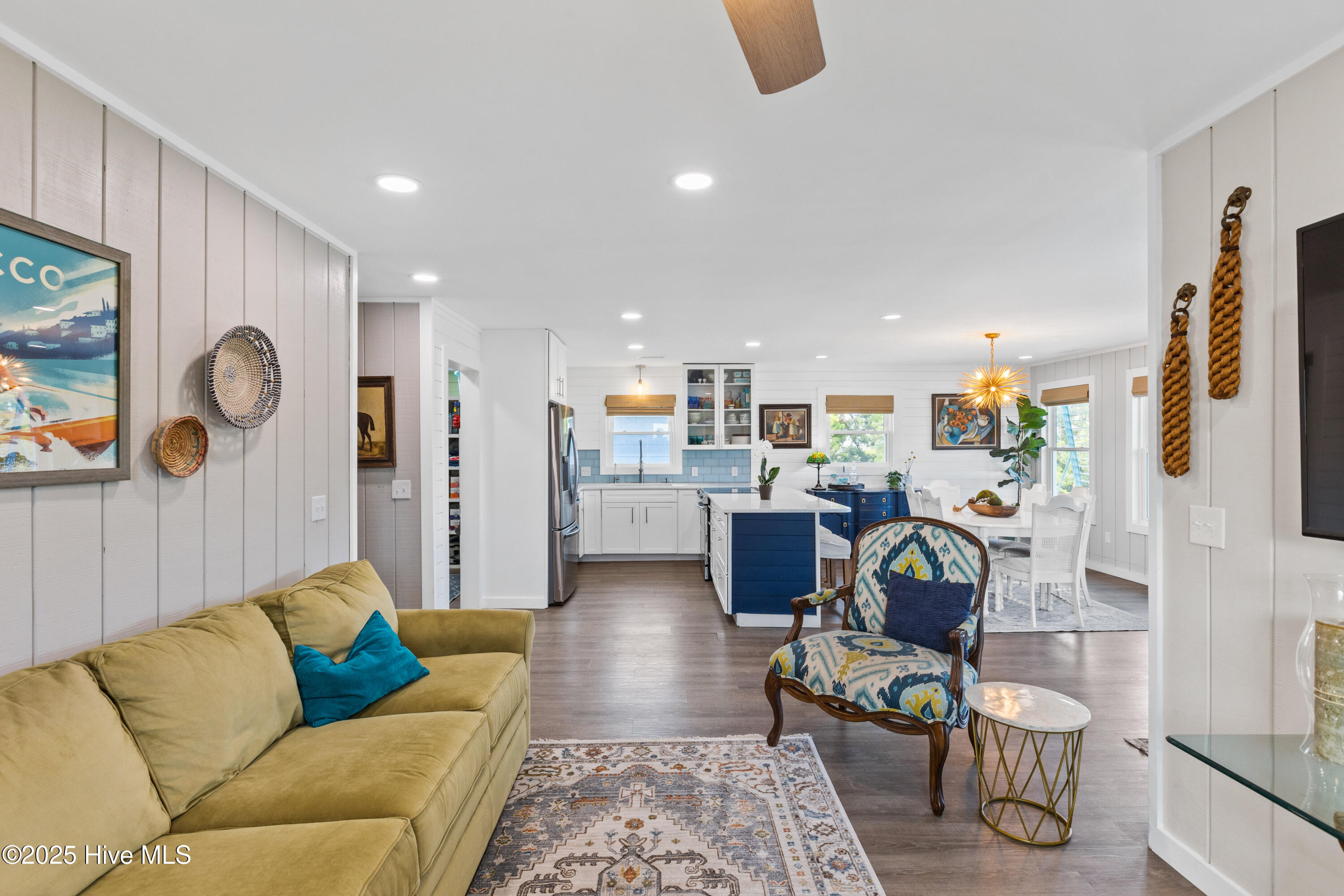 100567814 | Photo 17