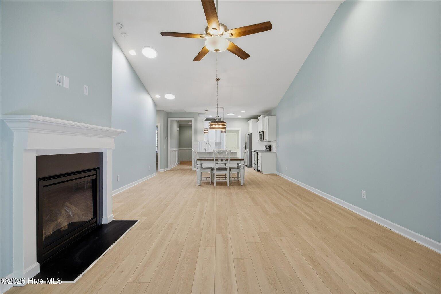 100568811 | Photo 22