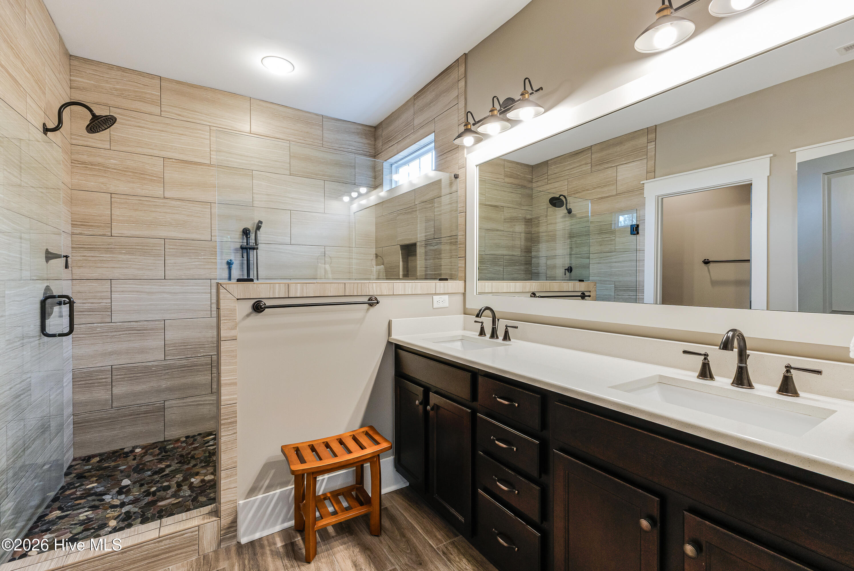 100551306 | Photo 31