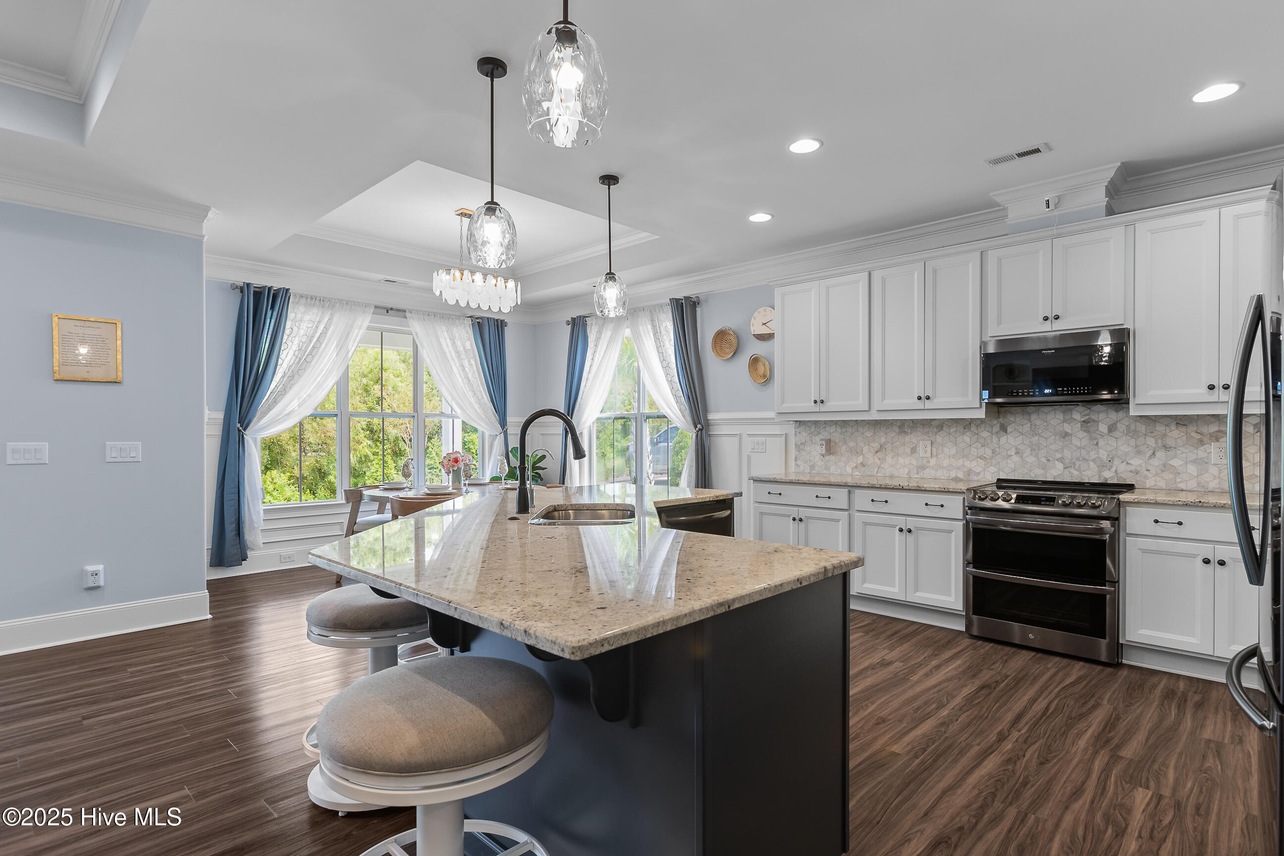 100536190 | Photo 13