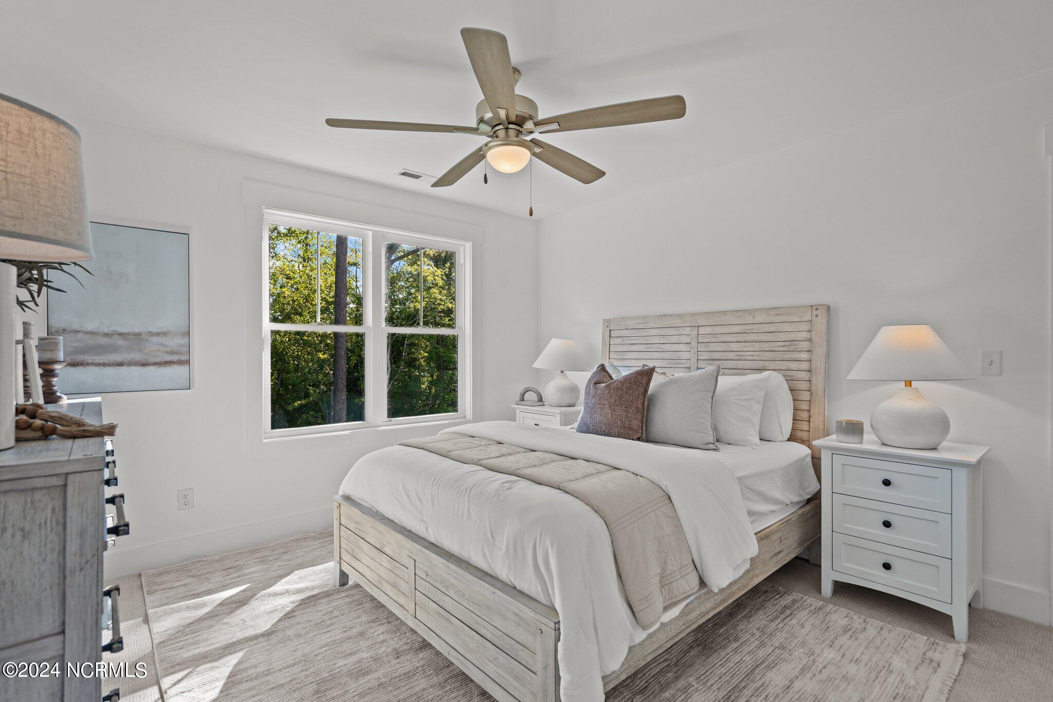 100439104 | Photo 33