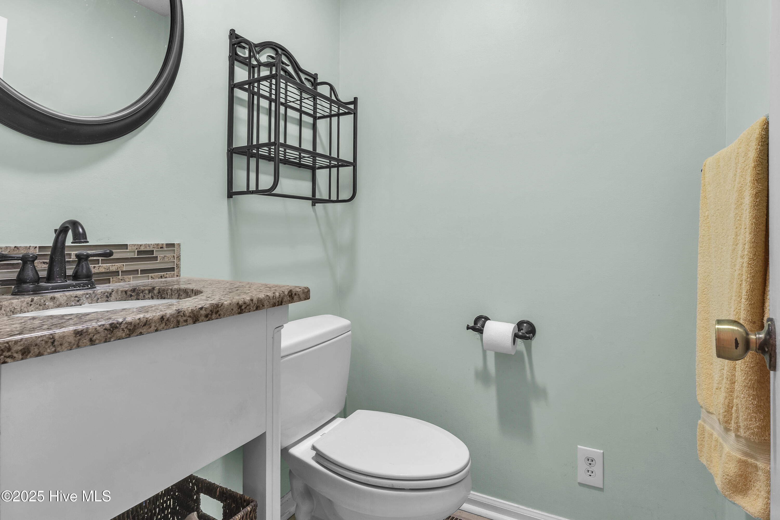 100536846 | Photo 25