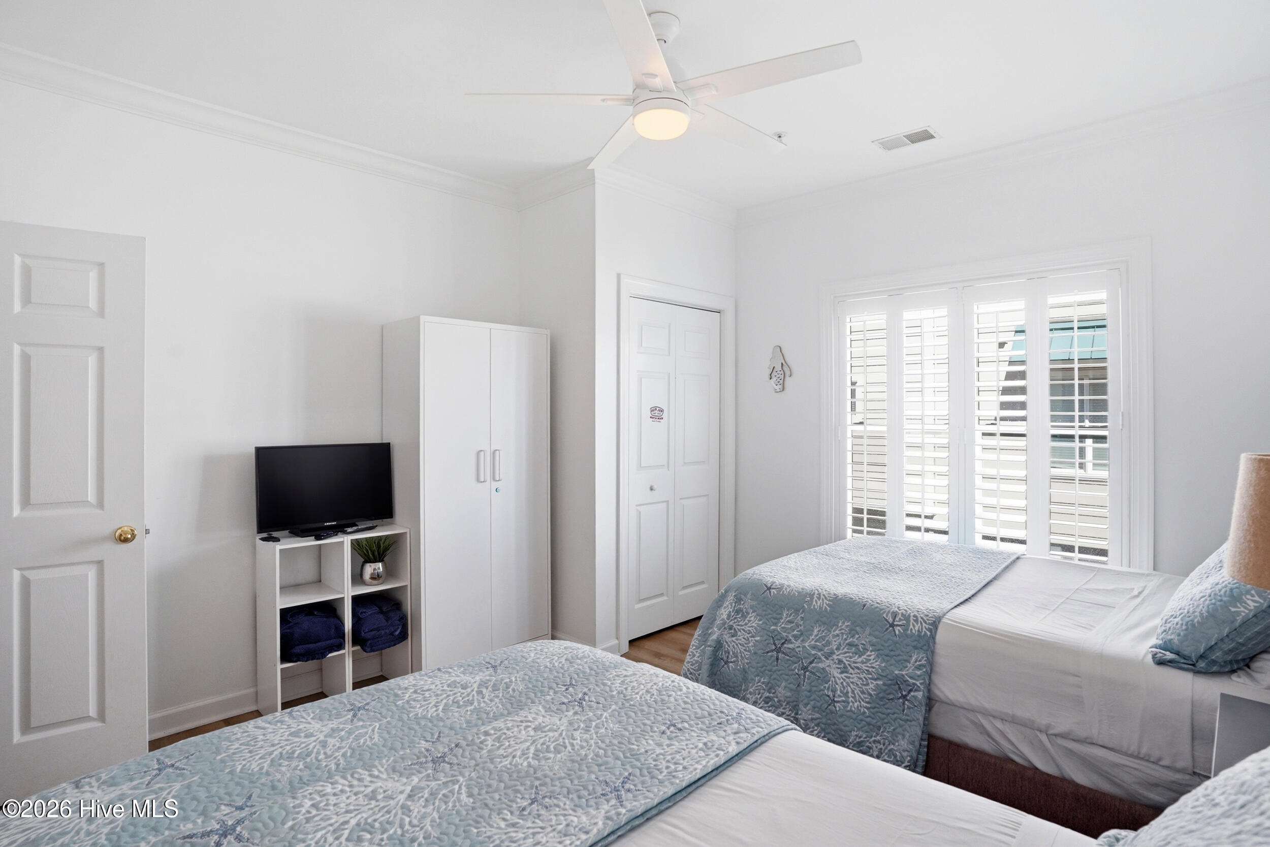 100567598 | Photo 23