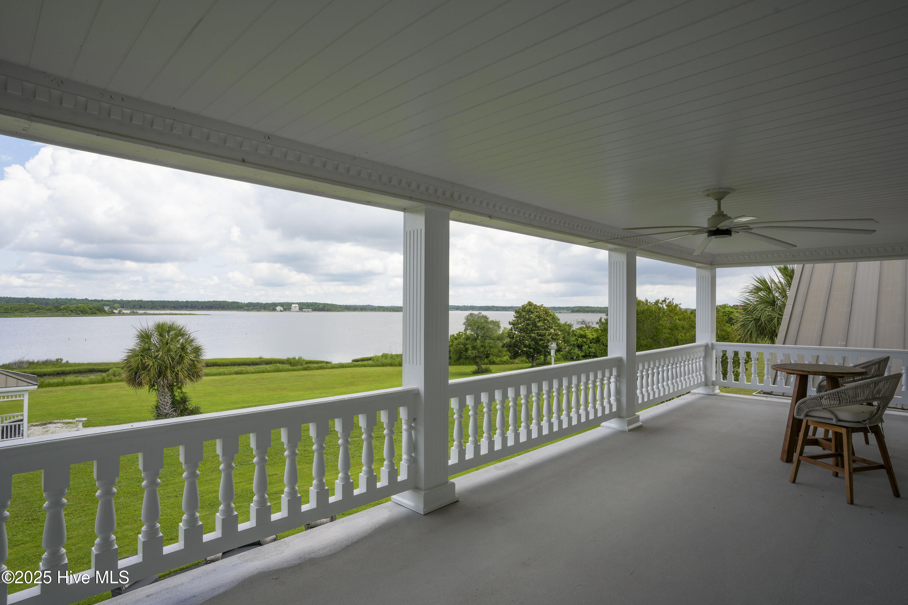 100512986 | Photo 38