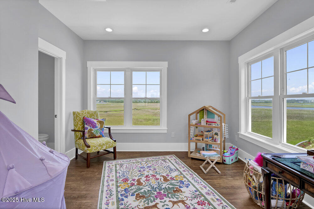 100509330 | Photo 16